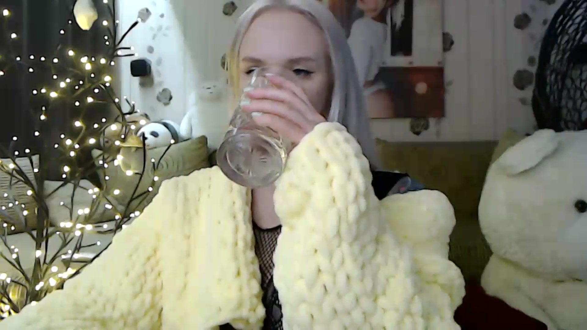 Gallery image thumbnail from RoomOfBears's myfreecams stream on, 12/20/2023, 17:03 image 6 of 20