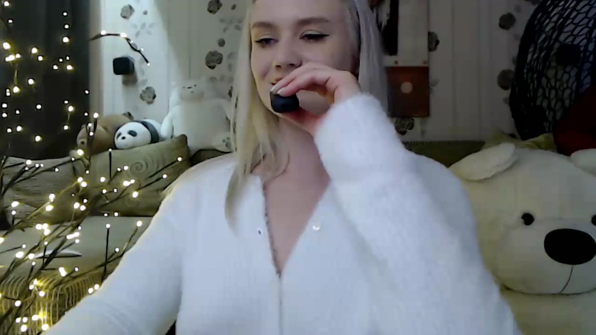 Gallery image thumbnail from RoomOfBears's myfreecams stream on, 12/27/2023, 12:23 image 5 of 20