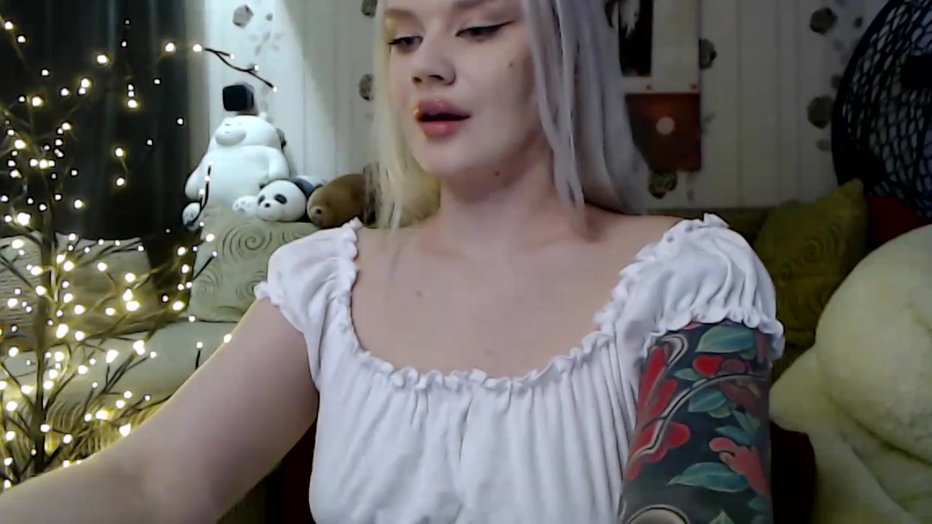 Gallery image thumbnail from RoomOfBears's myfreecams stream on, 01/27/2024, 18:08 image 18 of 20
