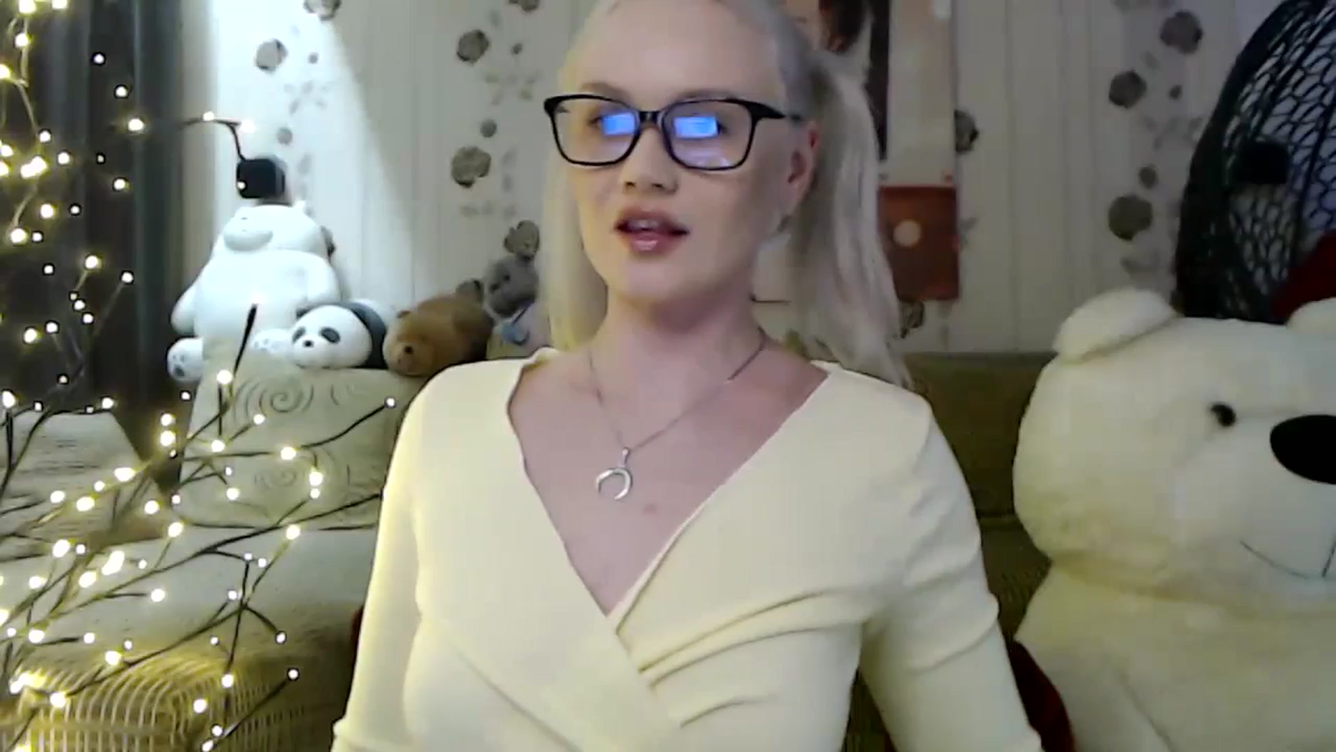 Gallery image thumbnail from RoomOfBears's myfreecams stream on, 02/08/2024, 18:59 image 10 of 20