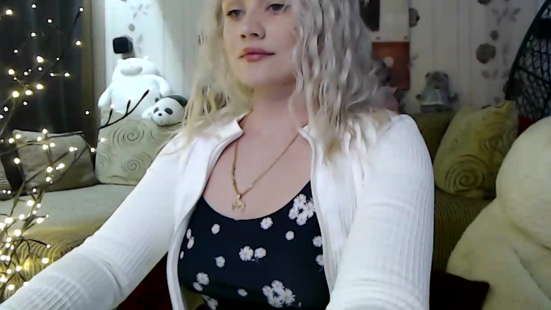 Gallery image thumbnail from RoomOfBears's myfreecams stream on, 03/08/2024, 18:35 image 1 of 20
