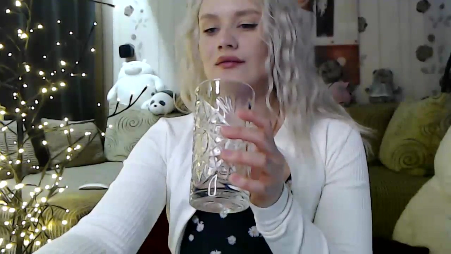 Gallery image thumbnail from RoomOfBears's myfreecams stream on, 03/08/2024, 18:35 image 14 of 20