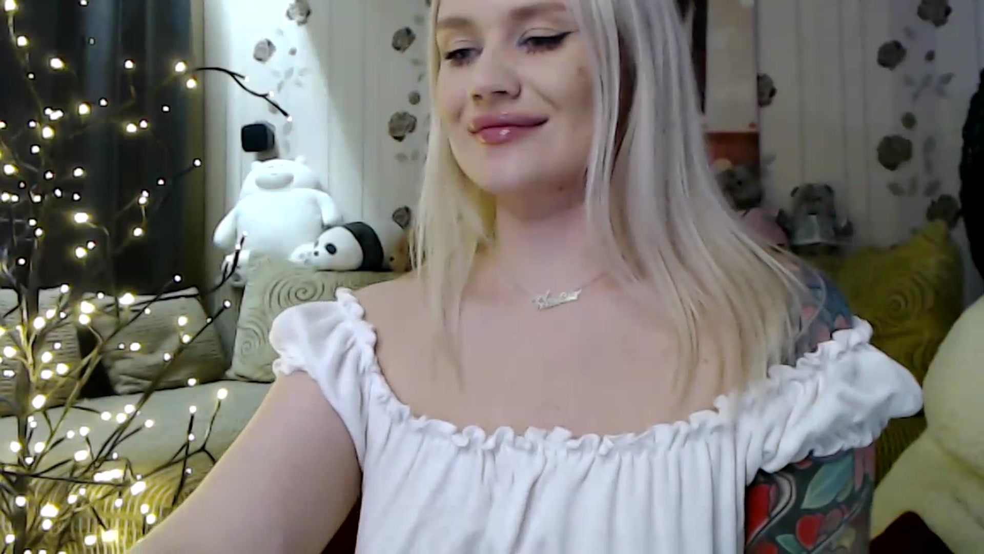 Gallery image thumbnail from RoomOfBears's myfreecams stream on, 03/15/2024, 20:42 image 20 of 20