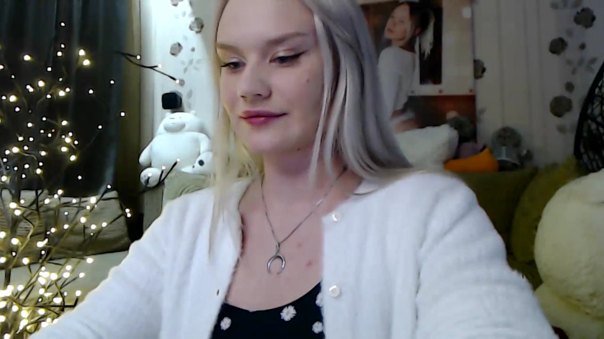 Gallery image thumbnail from RoomOfBears's myfreecams stream on, 03/27/2024, 18:33 image 14 of 20