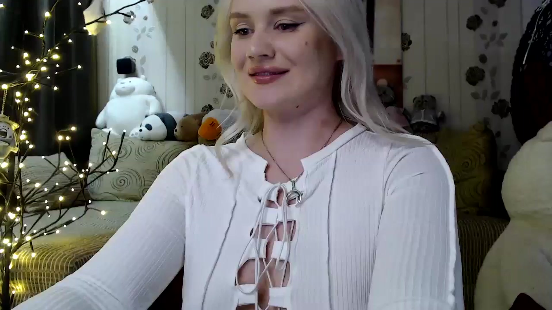 Gallery image thumbnail from RoomOfBears's myfreecams stream on, 05/12/2024, 17:17 image 1 of 20