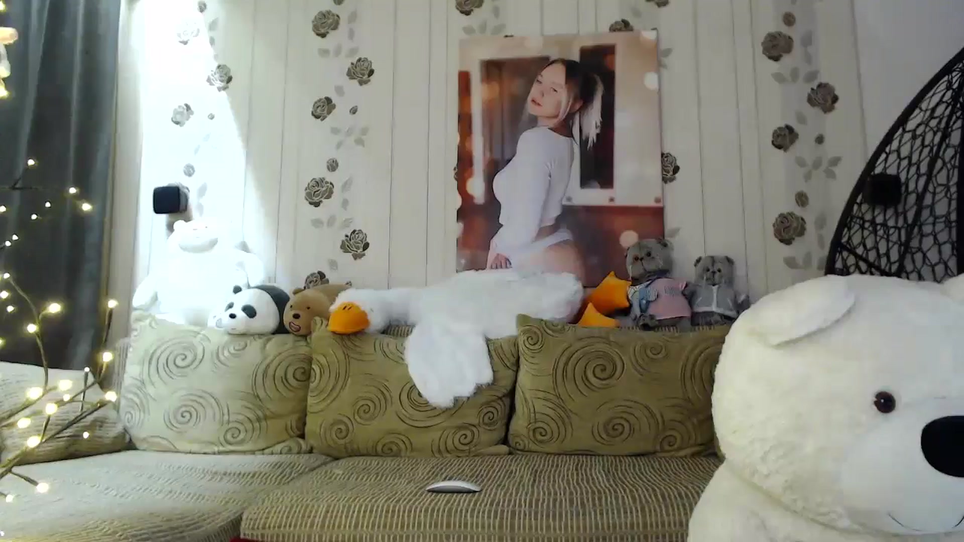Gallery image thumbnail from RoomOfBears's myfreecams stream on, 05/21/2024, 15:51 image 16 of 20