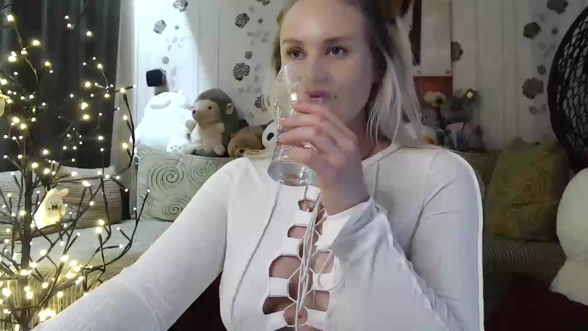 Gallery image thumbnail from RoomOfBears's myfreecams stream on, 11/03/2024, 16:20 image 12 of 20