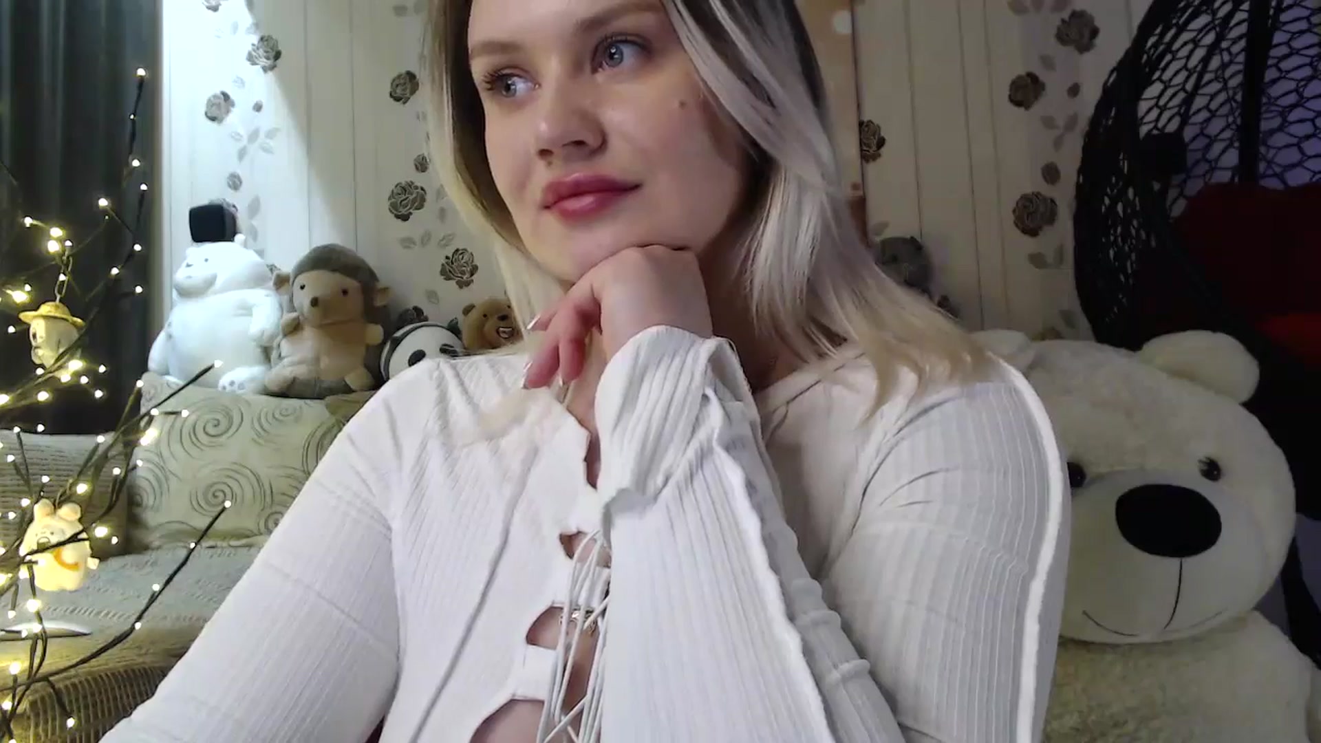 Gallery image thumbnail from RoomOfBears's myfreecams stream on, 04/13/2025, 17:08 image 14 of 20