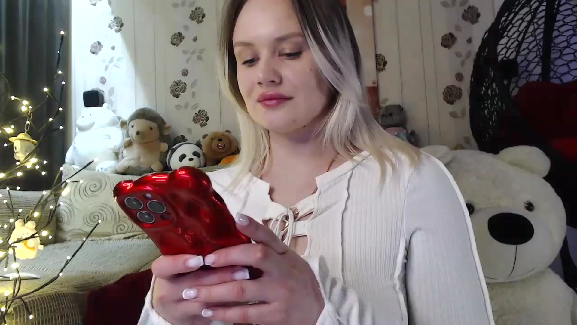 Gallery image thumbnail from RoomOfBears's myfreecams stream on, 04/13/2025, 17:08 image 16 of 20