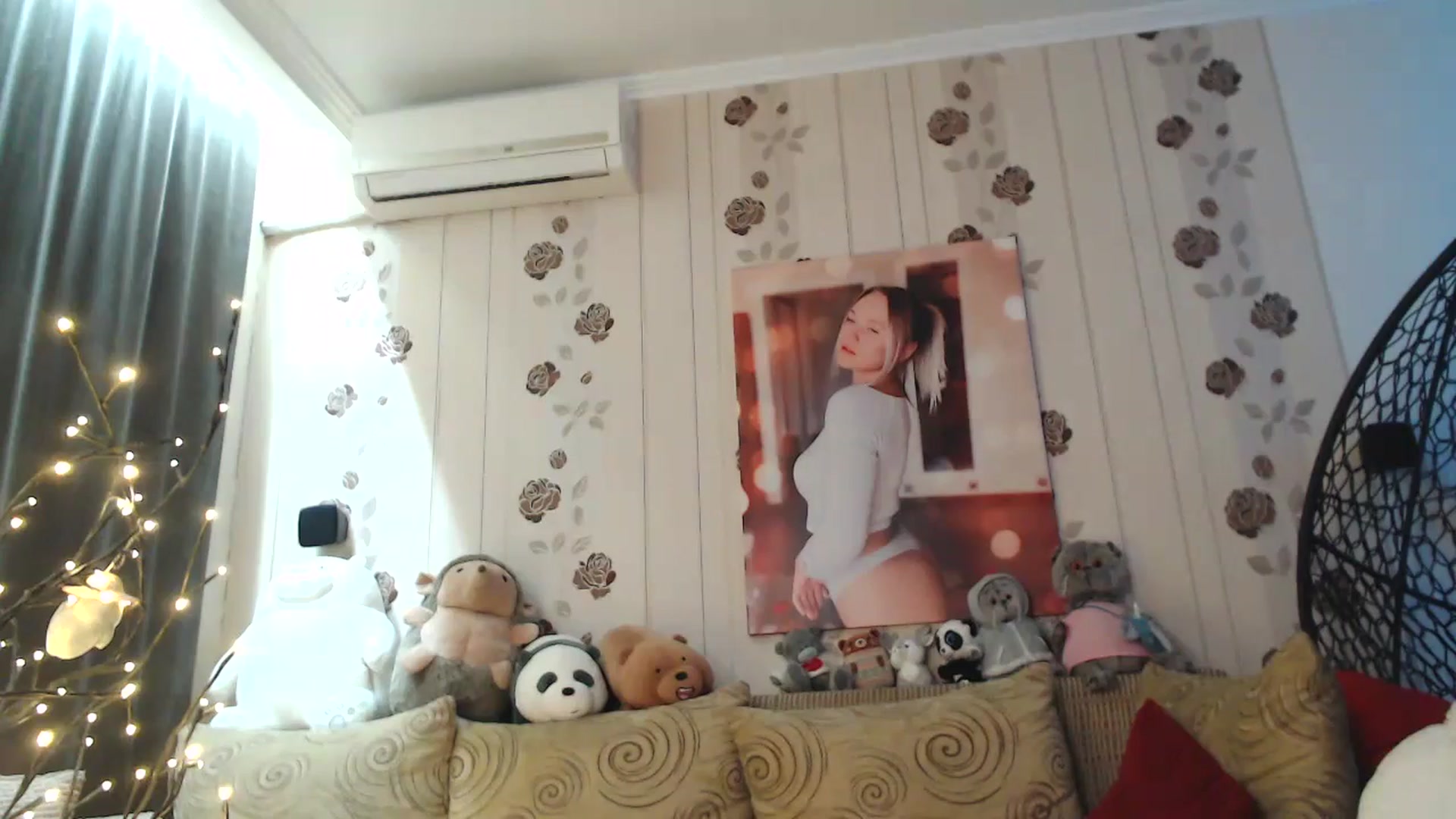 Gallery image thumbnail from RoomOfBears's myfreecams stream on, 12/14/2025, 14:35 image 12 of 20