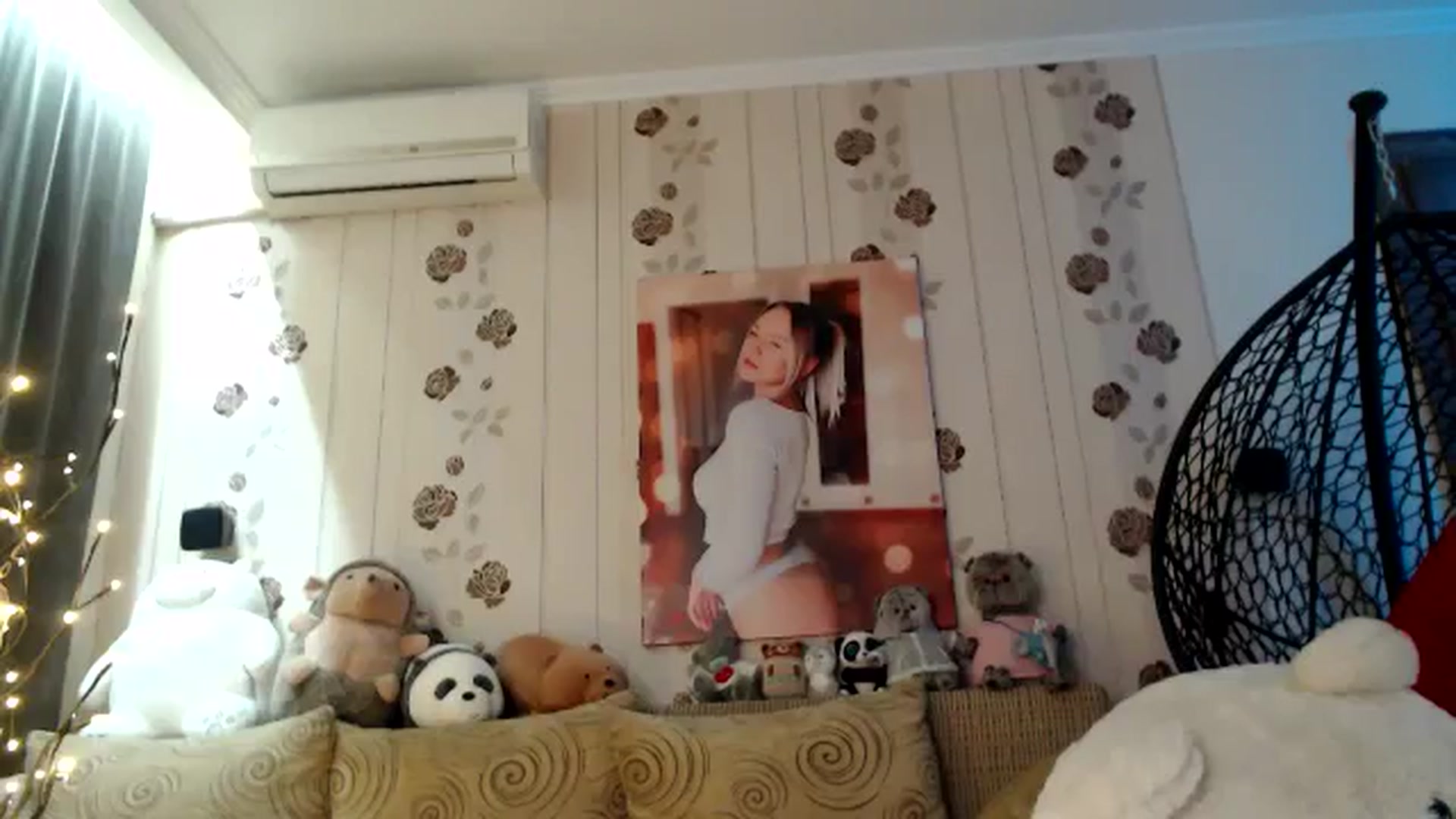 Gallery image thumbnail from RoomOfBears's myfreecams stream on, 12/21/2025, 16:22 image 12 of 20