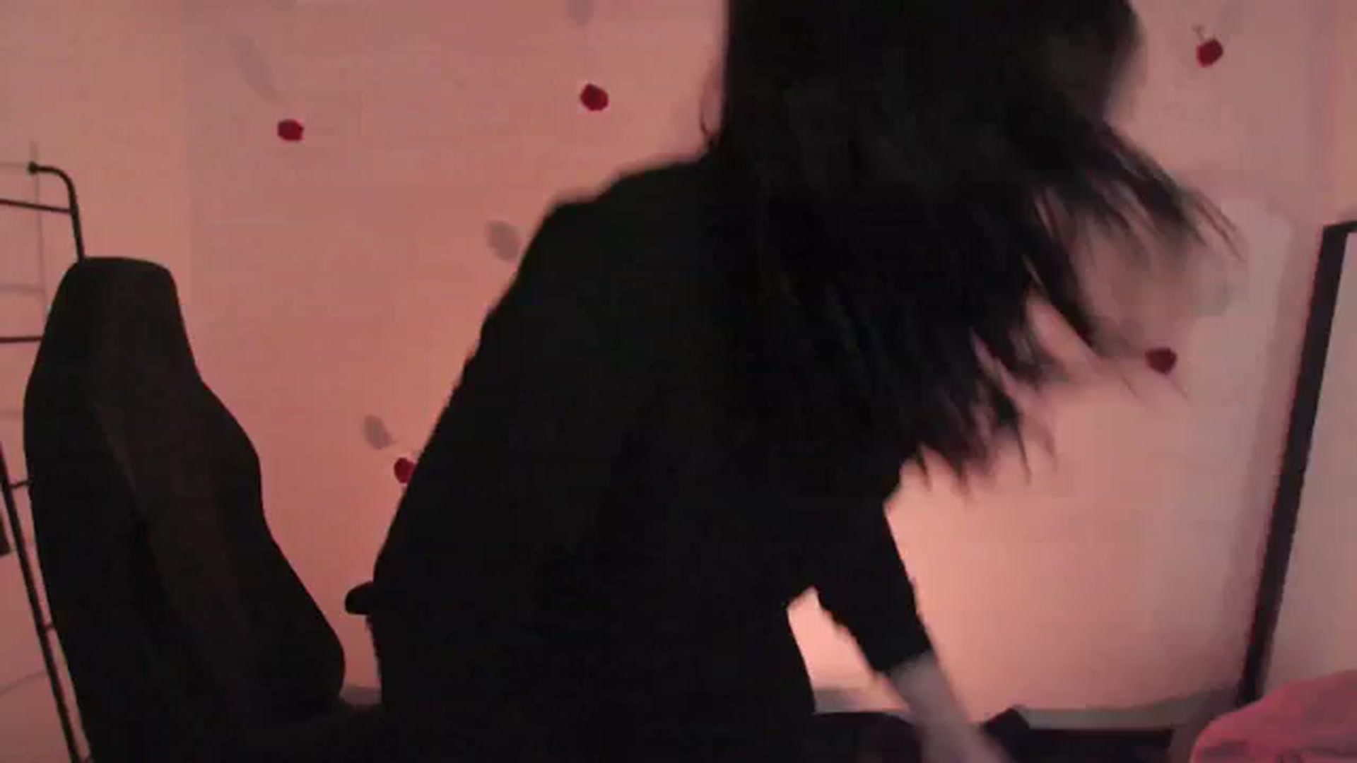 Gallery image thumbnail from RoomTempIQ's myfreecams stream on, 03/15/2024, 02:00 image 5 of 20