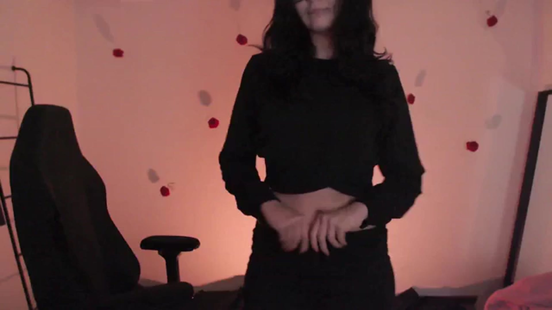 Gallery image thumbnail from RoomTempIQ's myfreecams stream on, 03/15/2024, 02:00 image 4 of 20