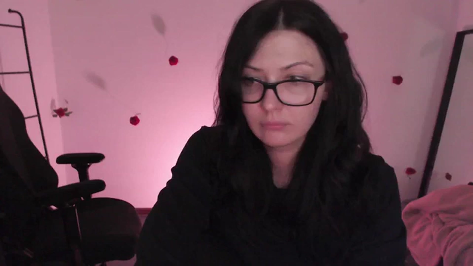 Gallery image thumbnail from RoomTempIQ's myfreecams stream on, 03/15/2024, 02:00 image 16 of 20