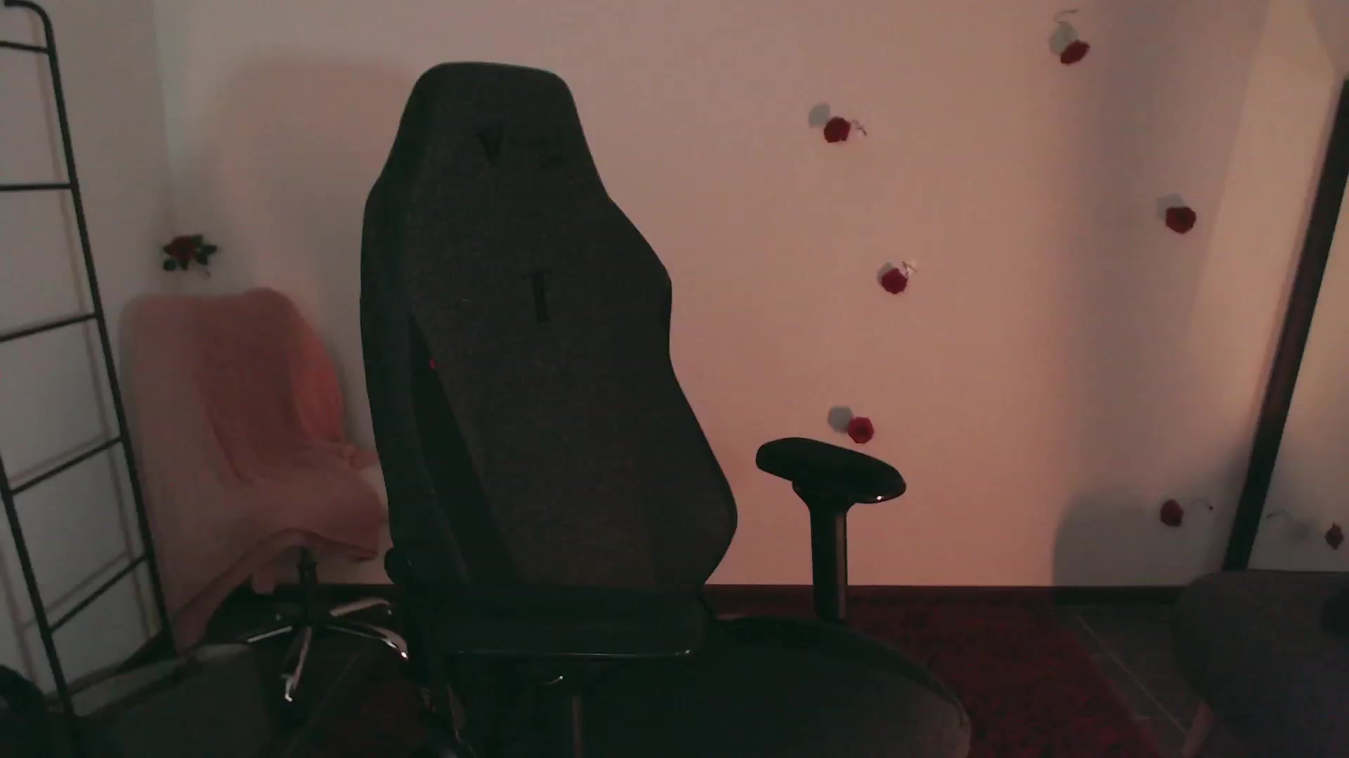 Gallery image thumbnail from RoomTempIQ's myfreecams stream on, 03/17/2024, 05:53 image 17 of 20