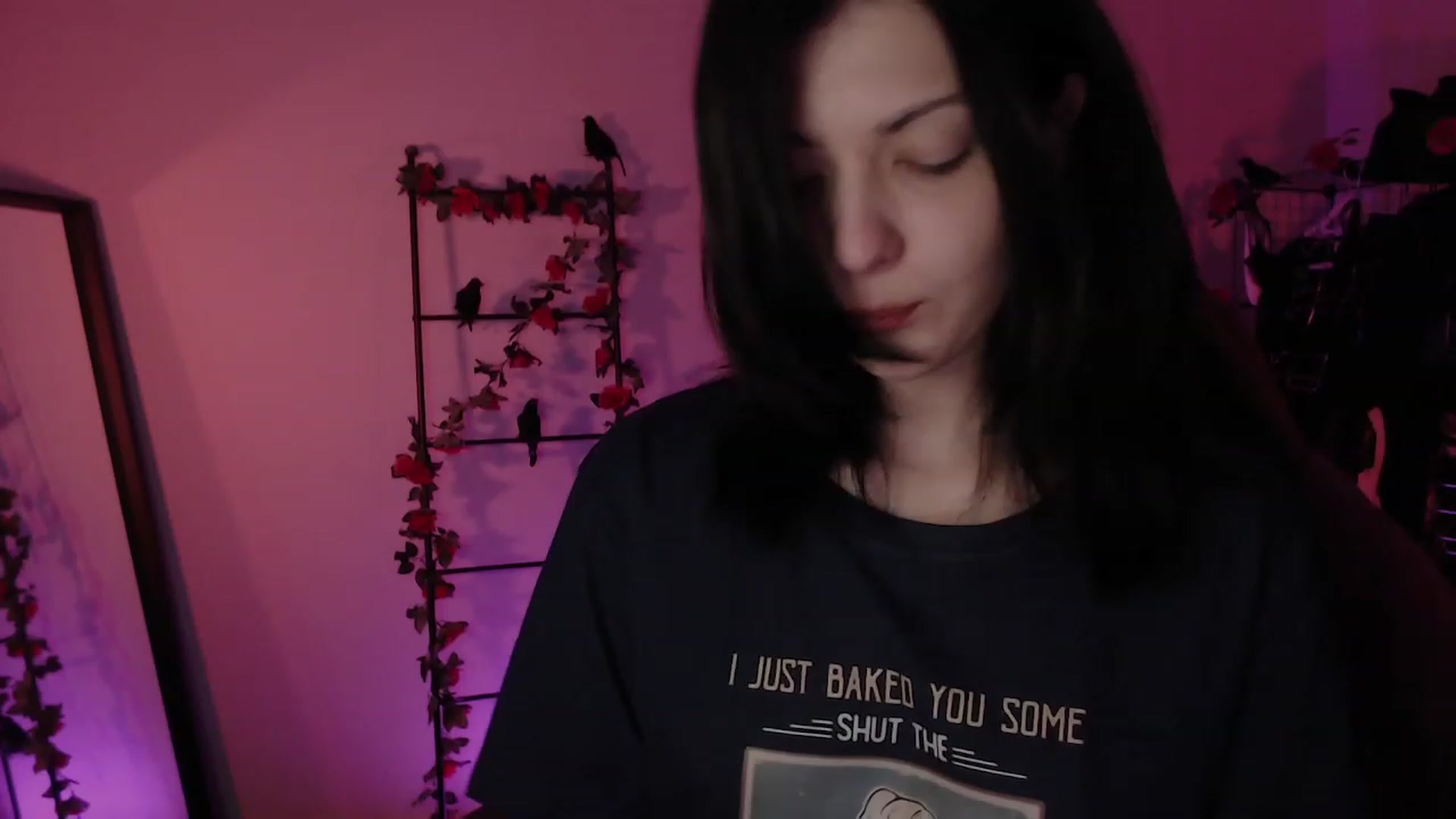 Gallery image thumbnail from RoomToAvoid's myfreecams stream on, 11/17/2022, 04:53 image 5 of 20