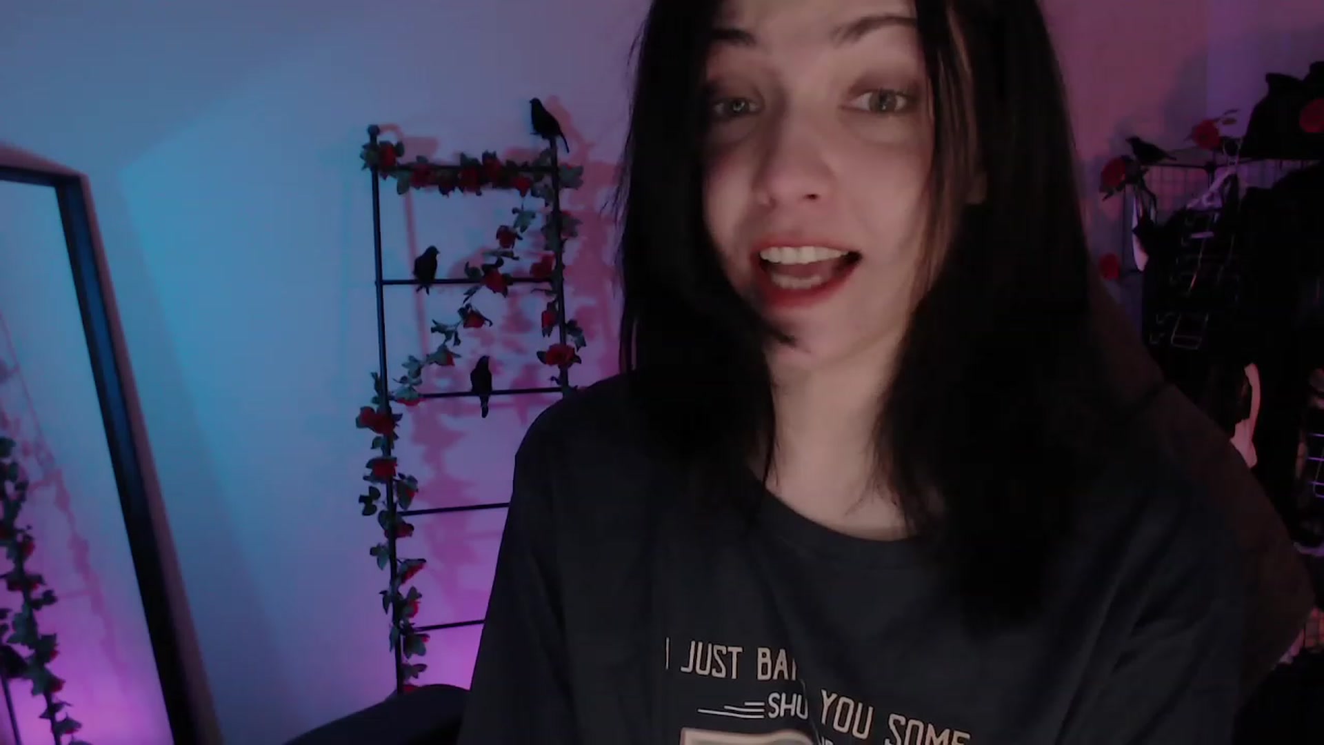 Gallery image thumbnail from RoomToAvoid's myfreecams stream on, 11/17/2022, 04:53 image 2 of 20