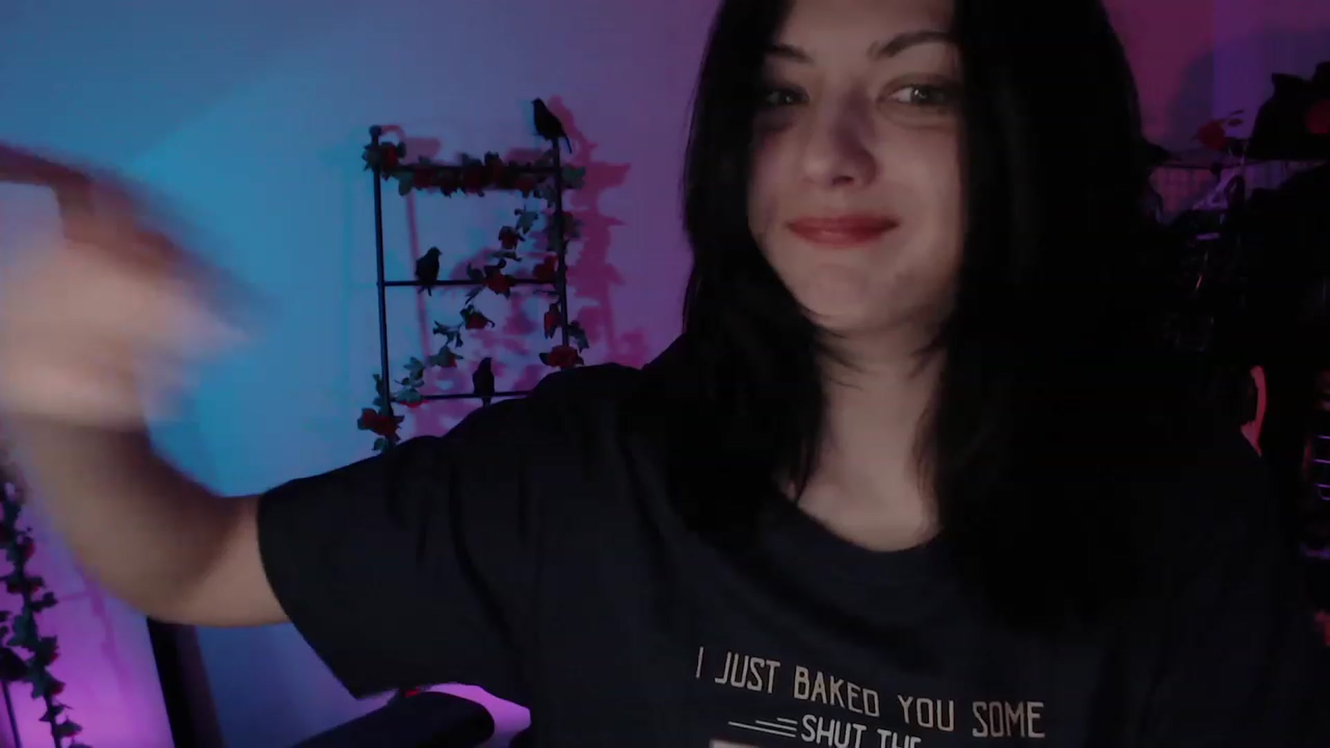 Gallery image thumbnail from RoomToAvoid's myfreecams stream on, 11/17/2022, 04:53 image 3 of 20