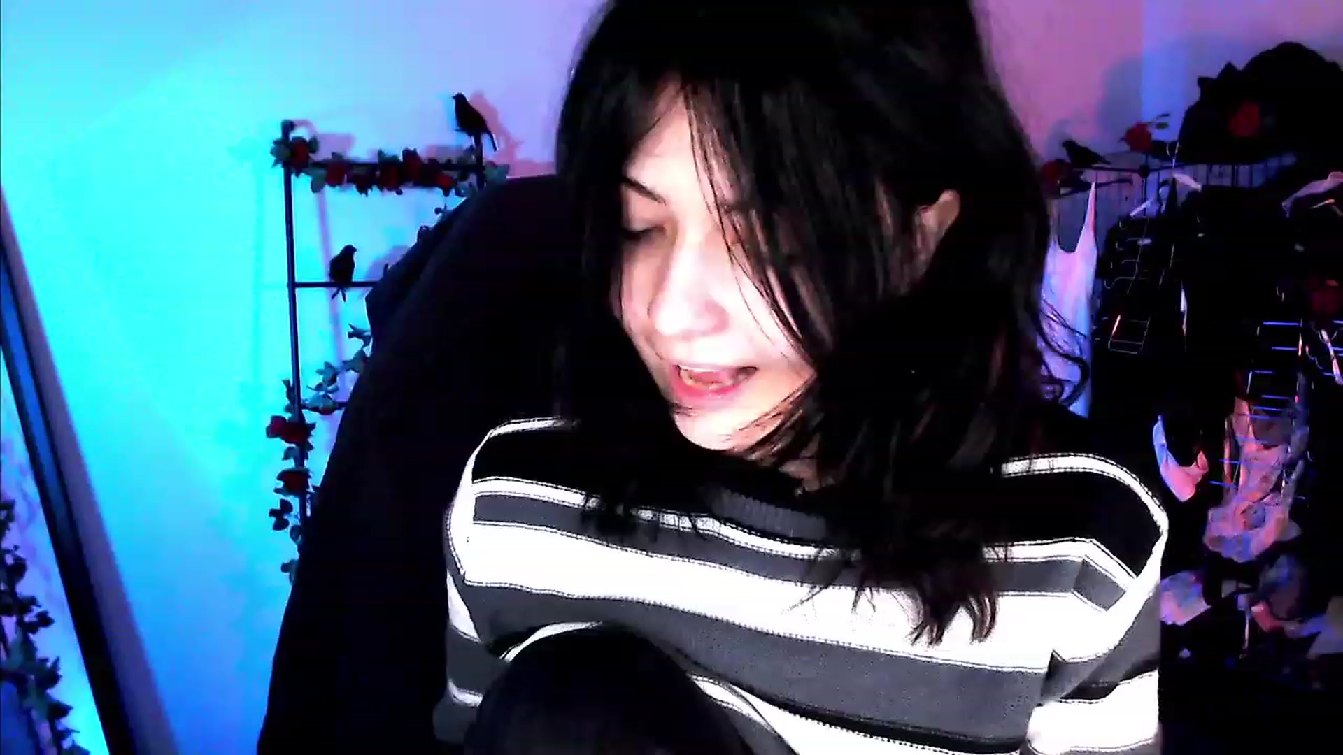 Gallery image thumbnail from RoomToAvoid's myfreecams stream on, 11/19/2022, 01:18 image 20 of 20
