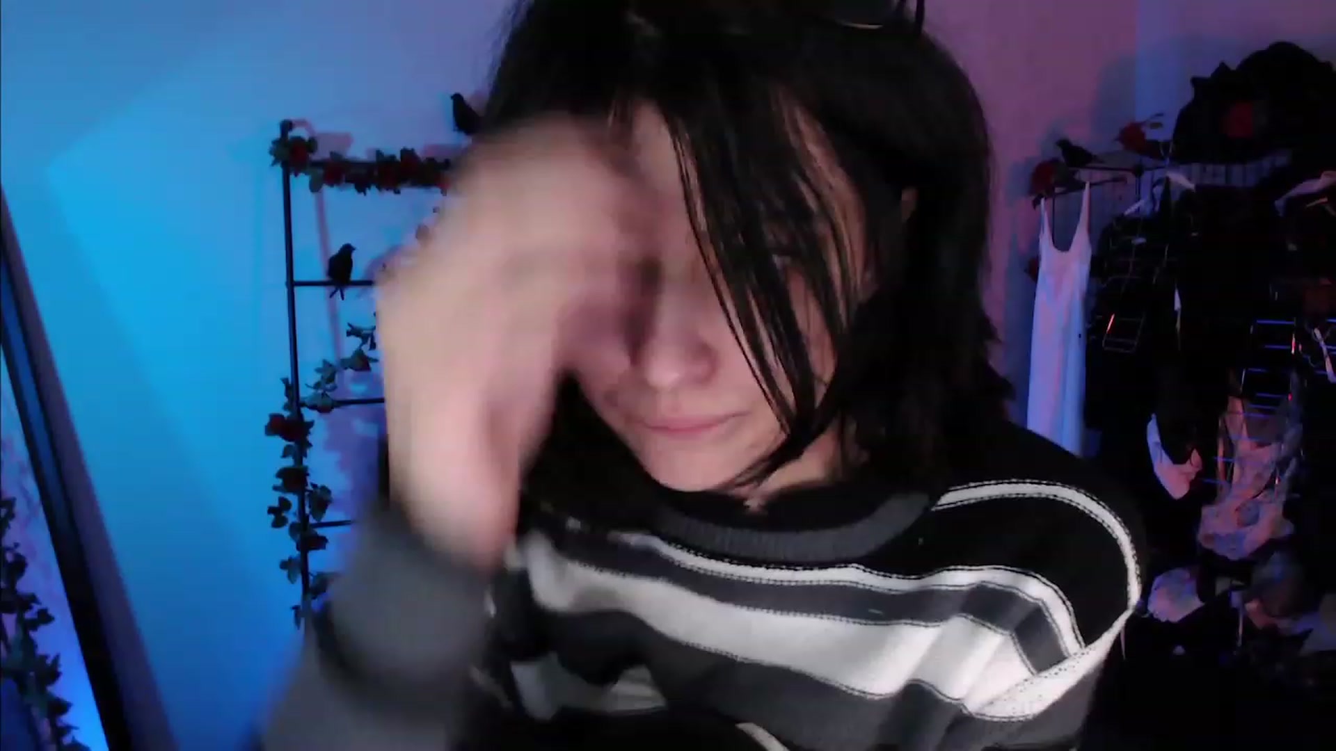 Gallery image thumbnail from RoomToAvoid's myfreecams stream on, 11/19/2022, 01:18 image 15 of 20