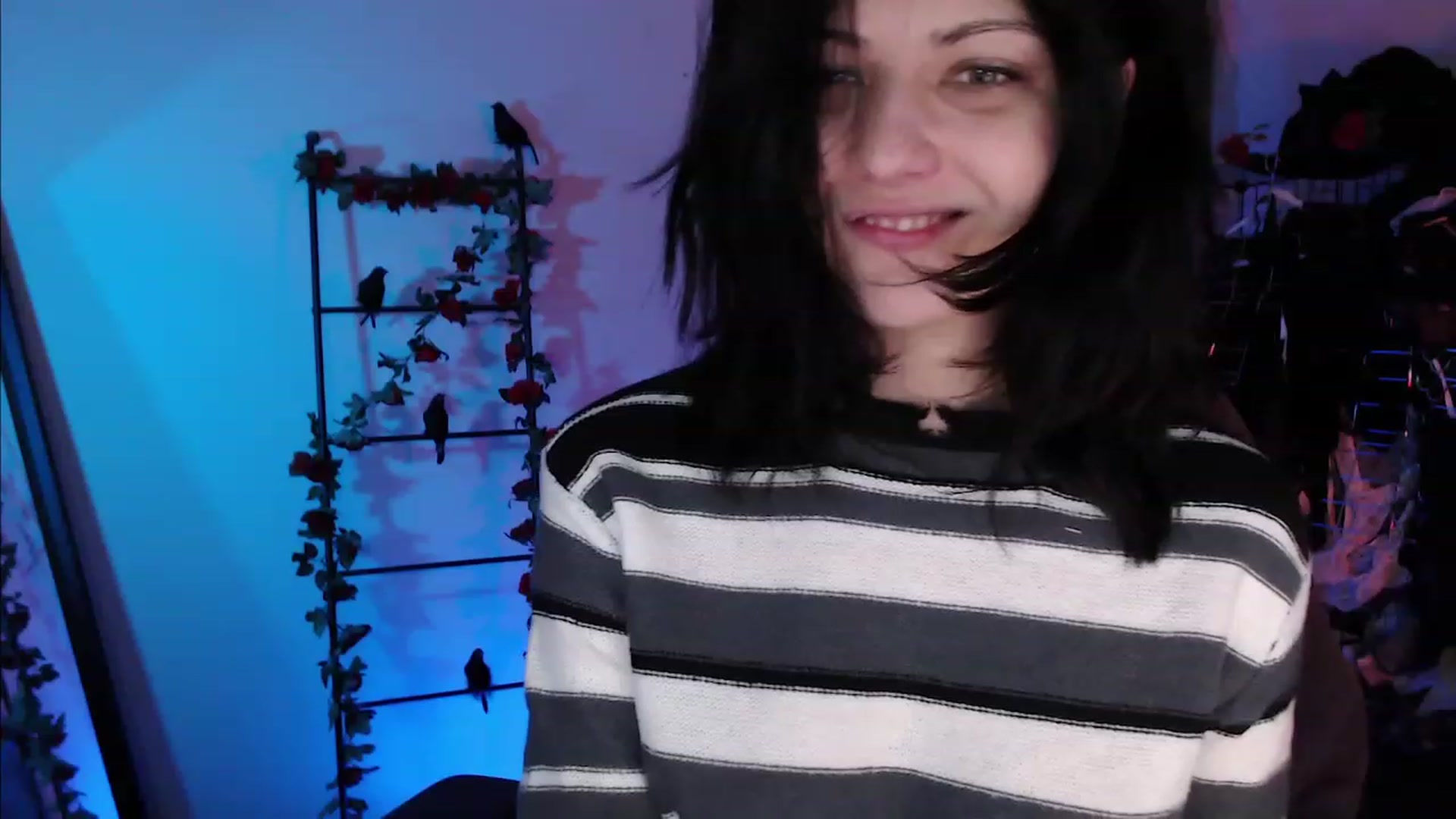 Gallery image thumbnail from RoomToAvoid's myfreecams stream on, 11/19/2022, 01:18 image 10 of 20