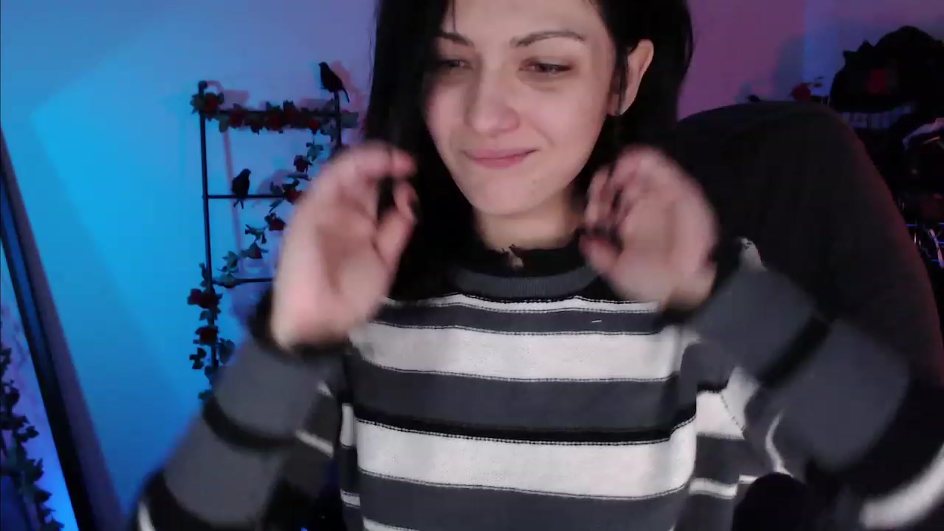 Gallery image thumbnail from RoomToAvoid's myfreecams stream on, 11/19/2022, 01:18 image 5 of 20
