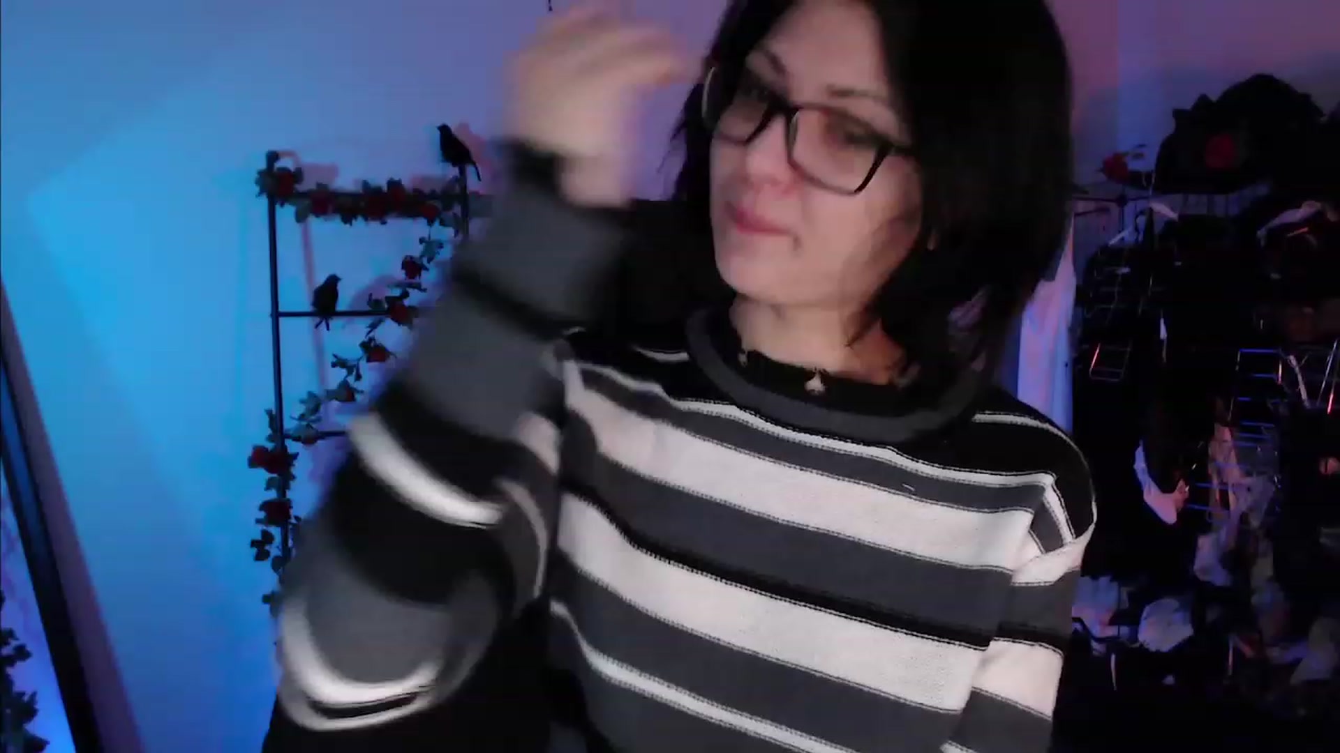 Gallery image thumbnail from RoomToAvoid's myfreecams stream on, 11/19/2022, 01:18 image 1 of 20
