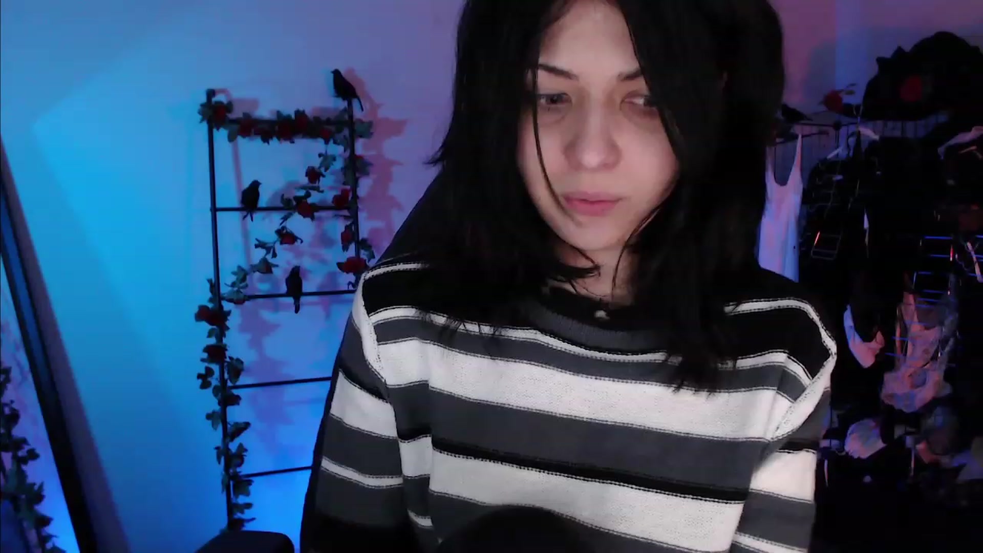 Gallery image thumbnail from RoomToAvoid's myfreecams stream on, 11/19/2022, 01:18 image 16 of 20