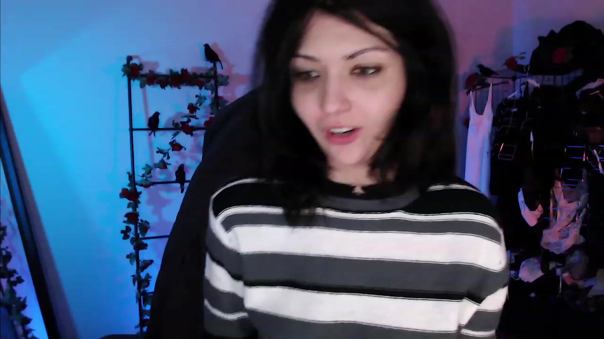 Gallery image thumbnail from RoomToAvoid's myfreecams stream on, 11/19/2022, 04:21 image 7 of 20