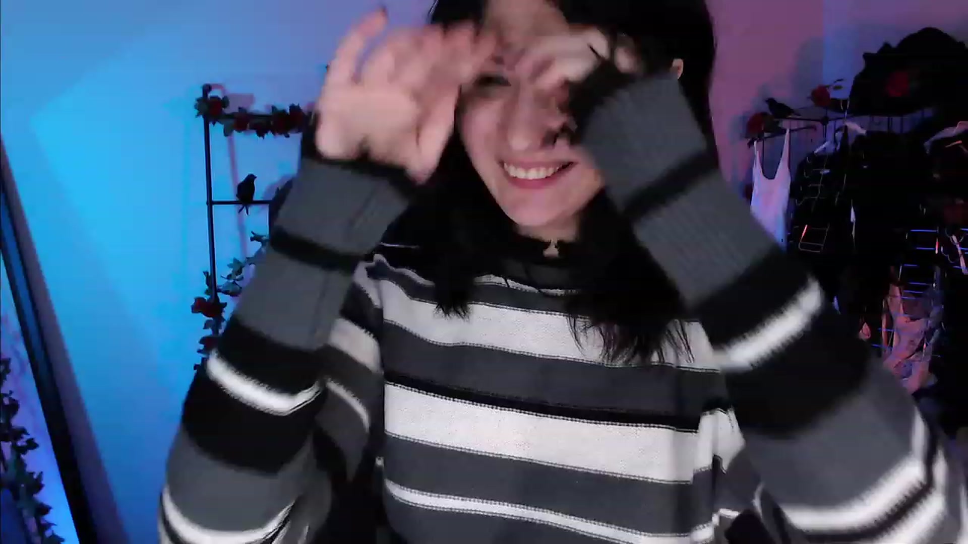 Gallery image thumbnail from RoomToAvoid's myfreecams stream on, 11/19/2022, 04:21 image 4 of 20