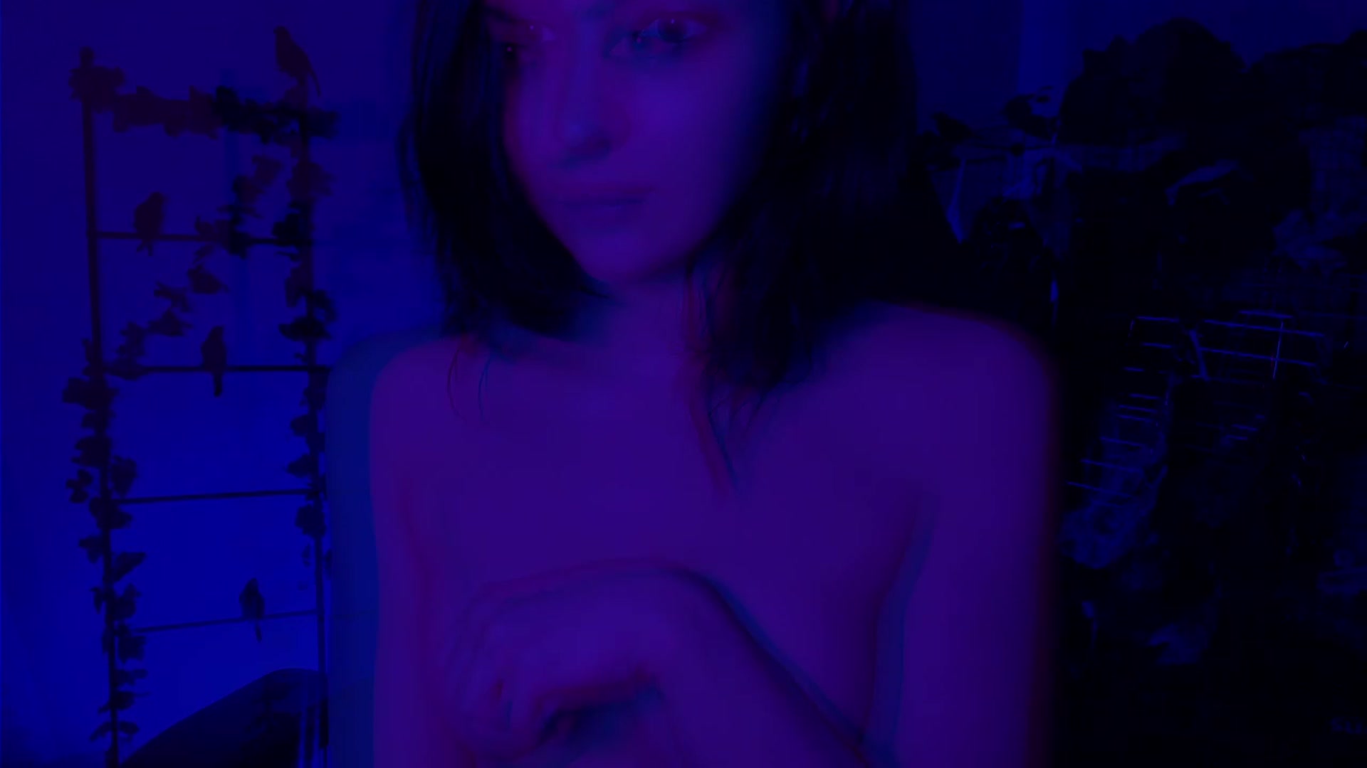 Gallery image thumbnail from RoomToAvoid's myfreecams stream on, 11/19/2022, 04:45 image 15 of 20