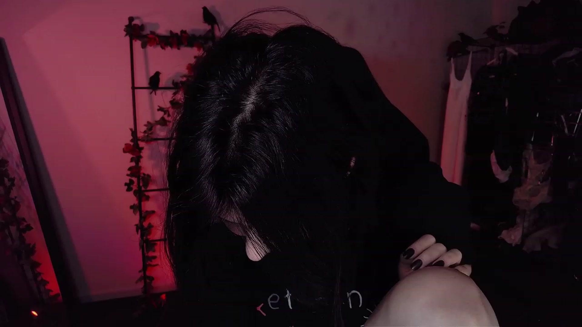 Gallery image thumbnail from RoomToAvoid's myfreecams stream on, 11/19/2022, 18:15 image 3 of 20