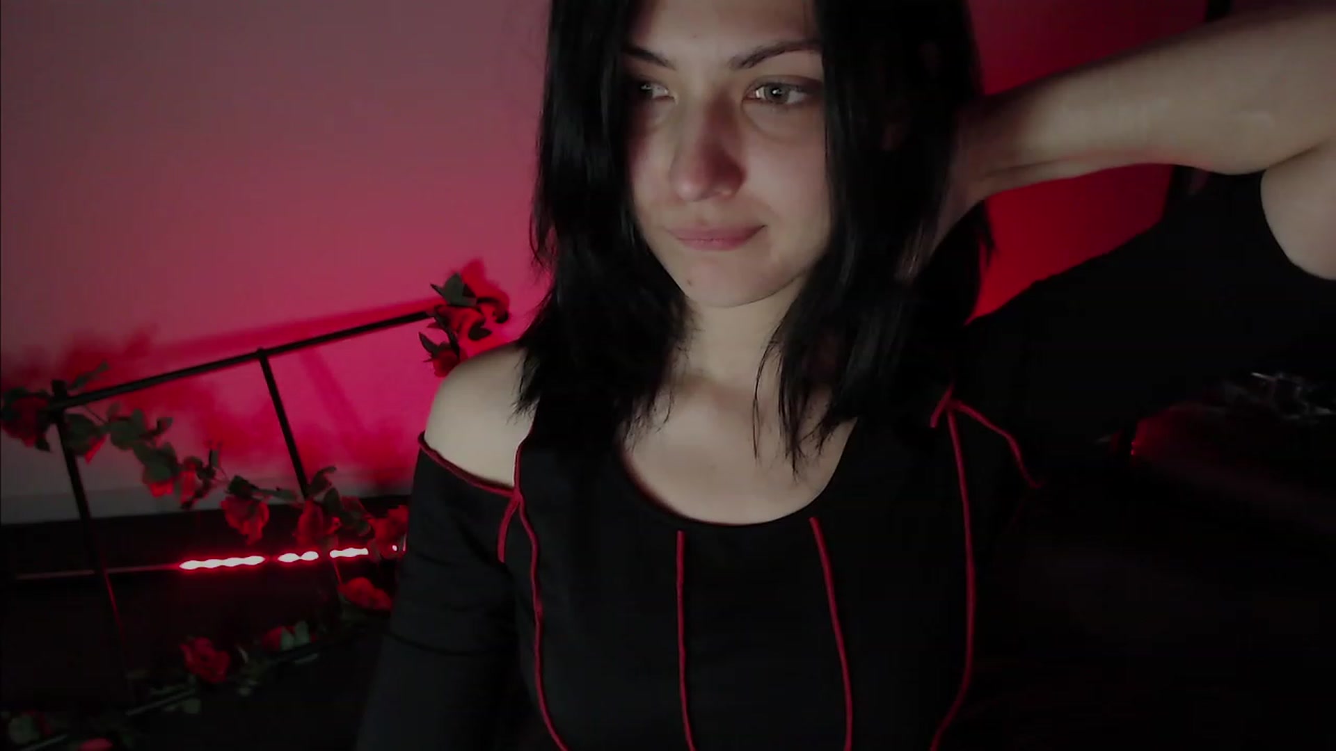 Gallery image thumbnail from RoomToAvoid's myfreecams stream on, 11/23/2022, 01:45 image 7 of 20