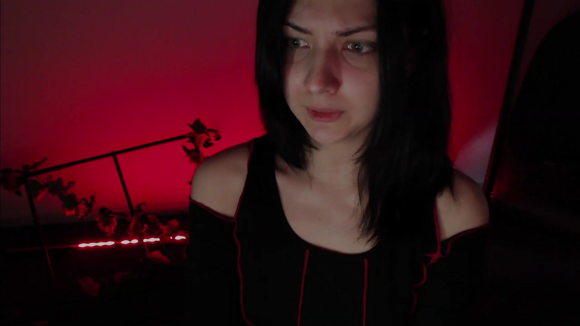 Gallery image thumbnail from RoomToAvoid's myfreecams stream on, 11/23/2022, 01:45 image 8 of 20