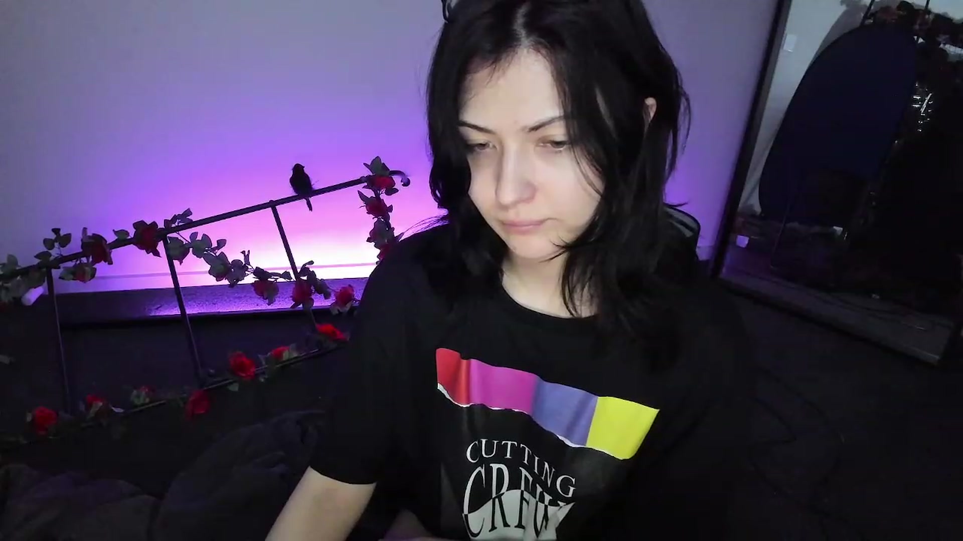 Gallery image thumbnail from RoomToAvoid's myfreecams stream on, 11/24/2022, 05:19 image 13 of 20