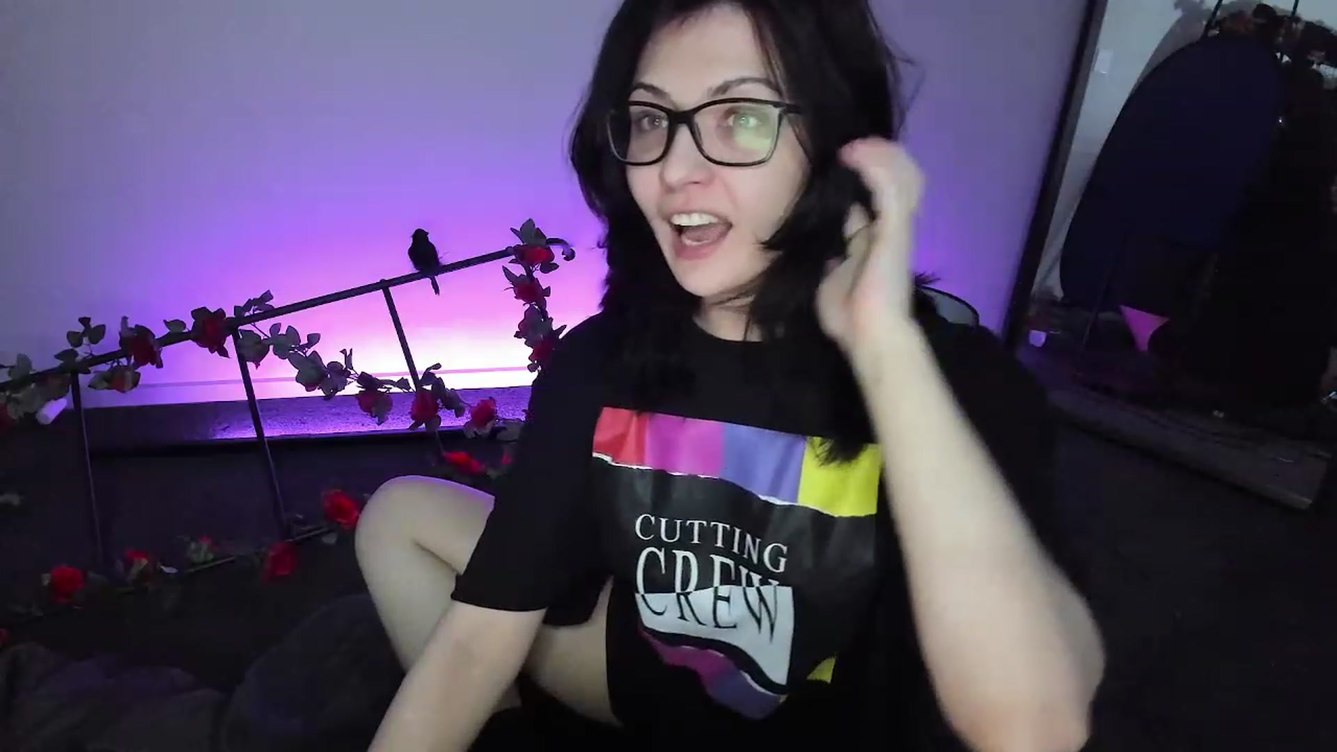 Gallery image thumbnail from RoomToAvoid's myfreecams stream on, 11/24/2022, 05:19 image 12 of 20