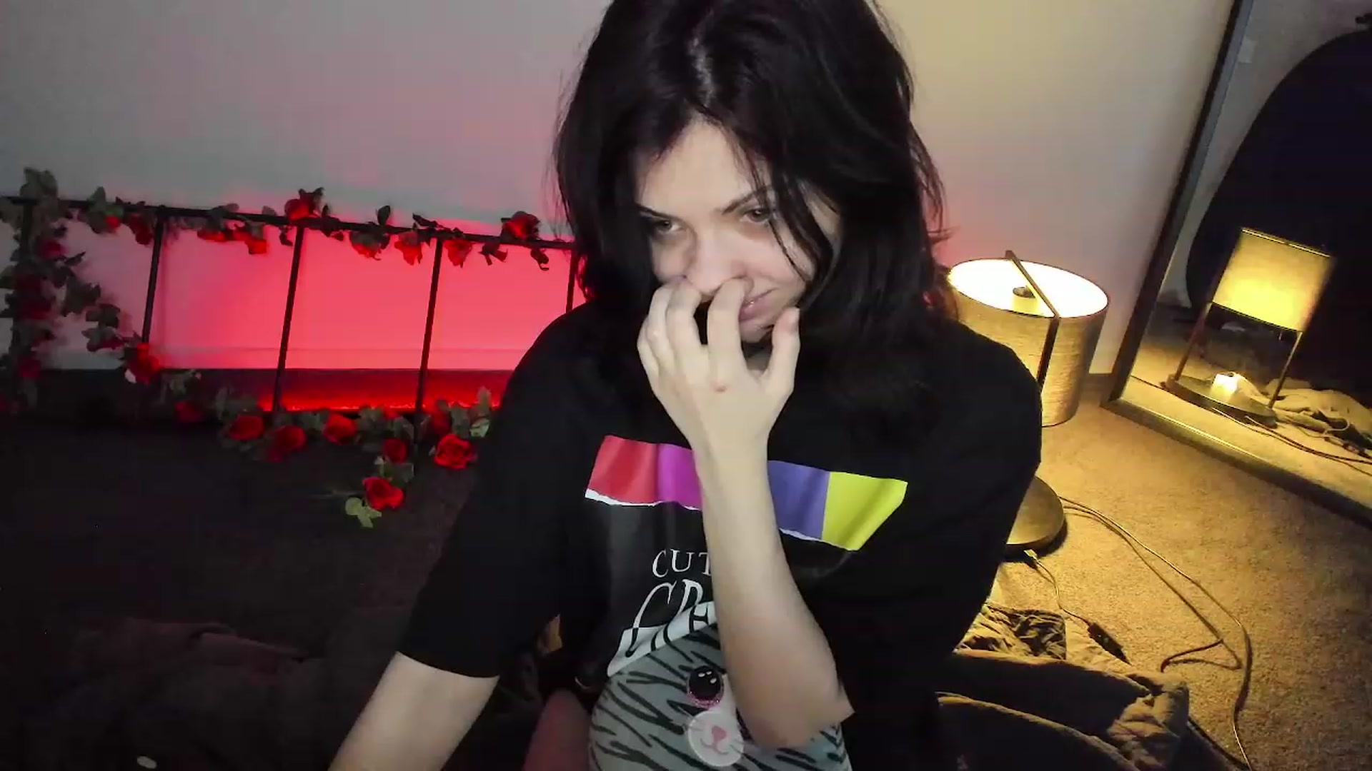 Gallery image thumbnail from RoomToAvoid's myfreecams stream on, 11/24/2022, 06:36 image 6 of 20