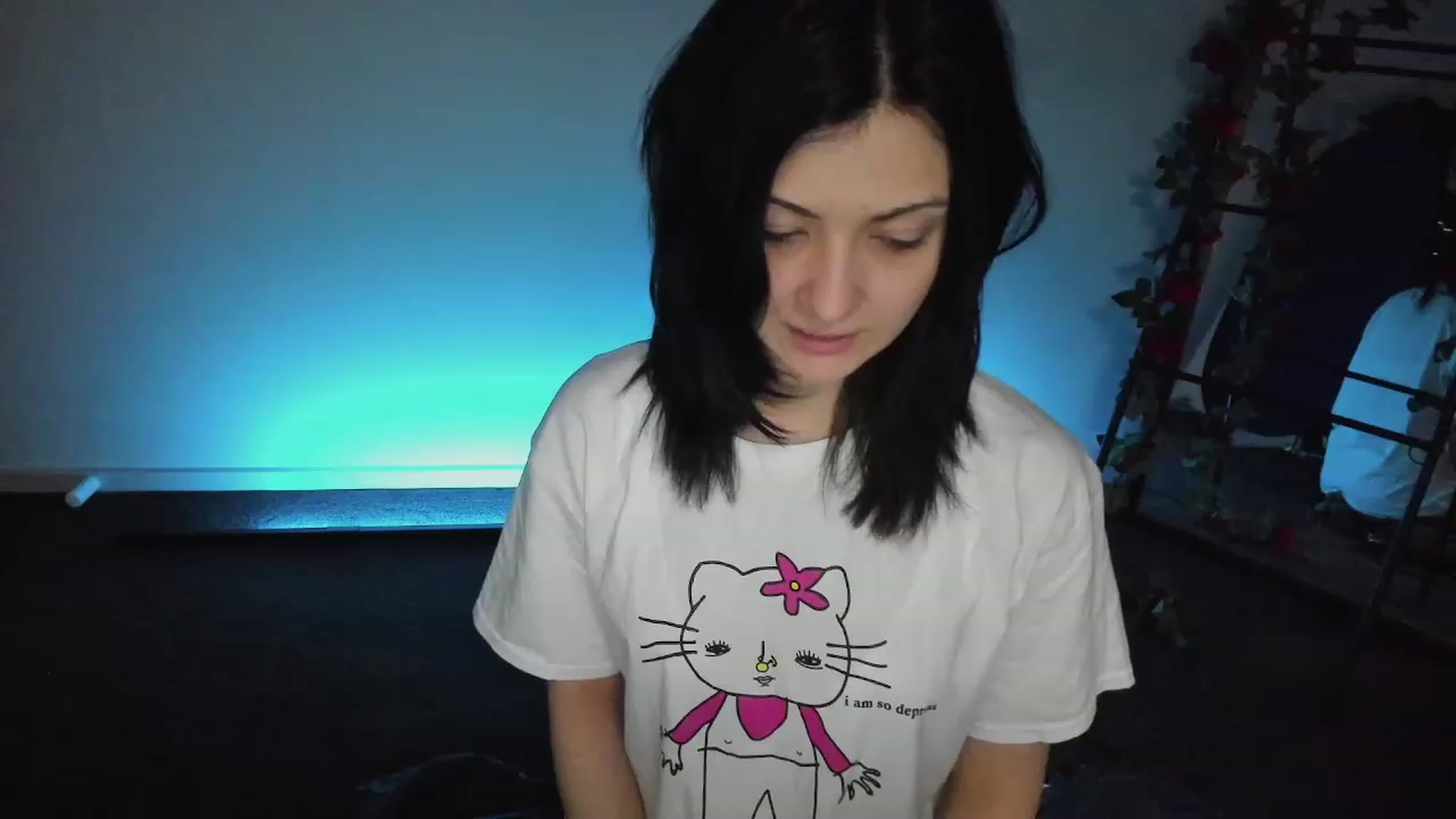 Gallery image thumbnail from RoomToAvoid's myfreecams stream on, 11/26/2022, 02:43 image 2 of 20