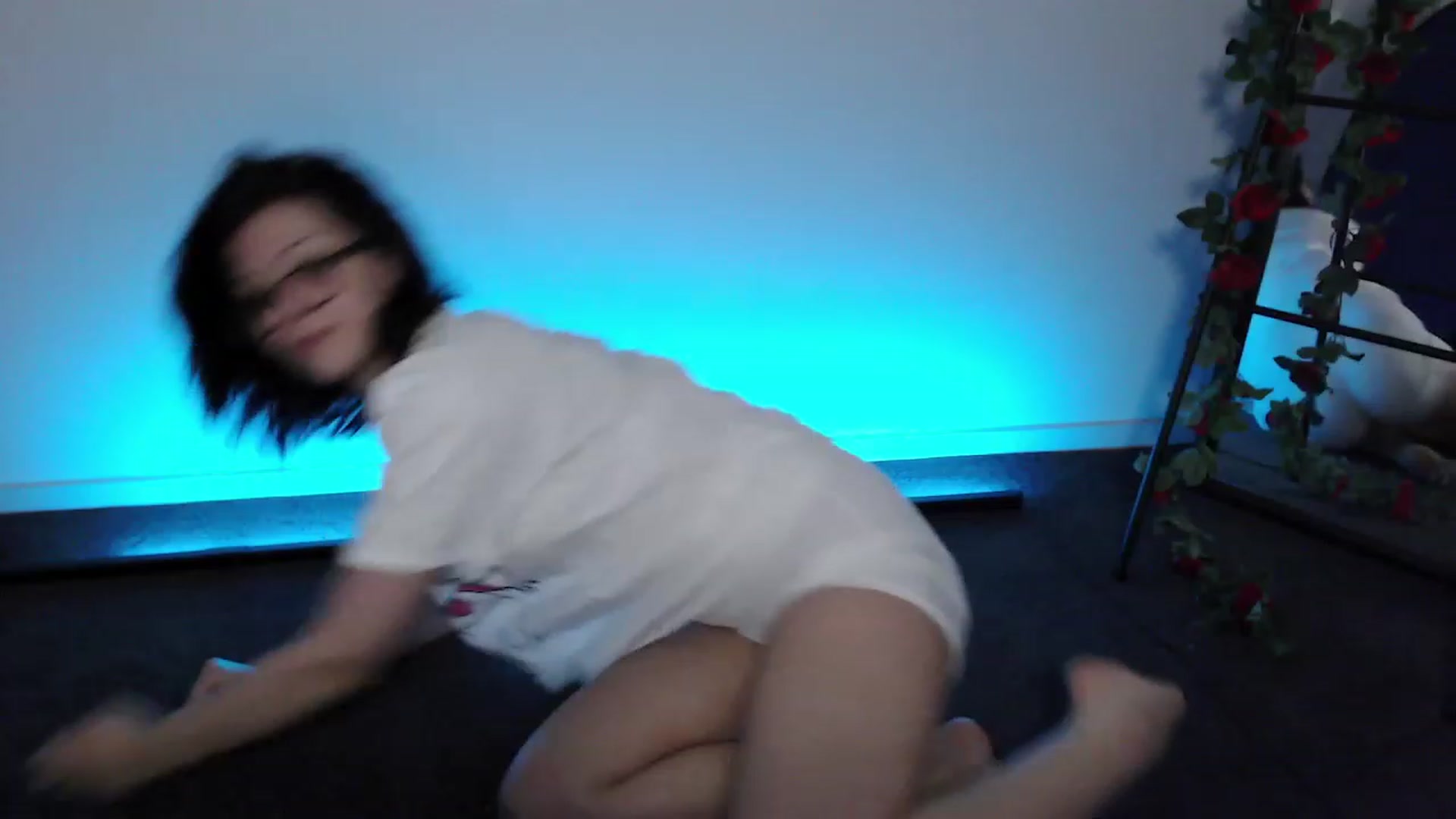 Gallery image thumbnail from RoomToAvoid's myfreecams stream on, 11/26/2022, 02:43 image 20 of 20