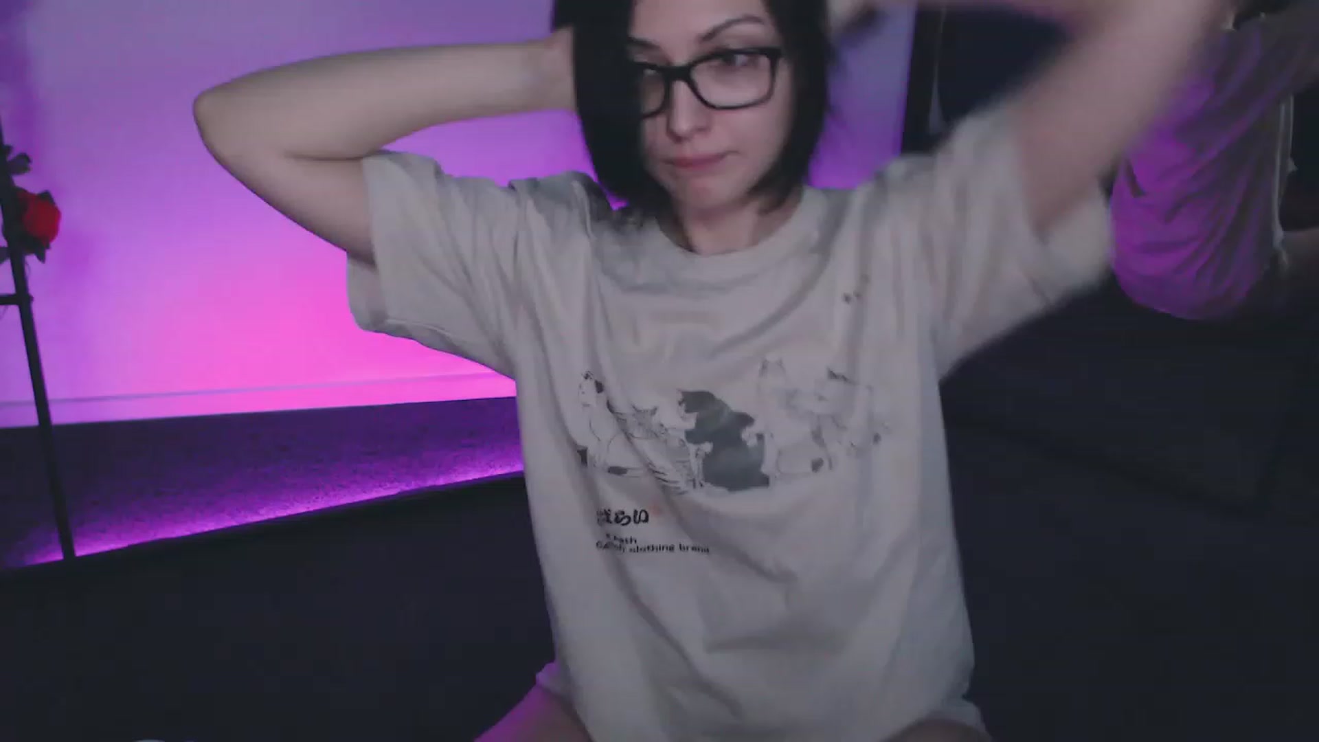 Gallery image thumbnail from RoomToAvoid's myfreecams stream on, 11/26/2022, 07:15 image 18 of 20
