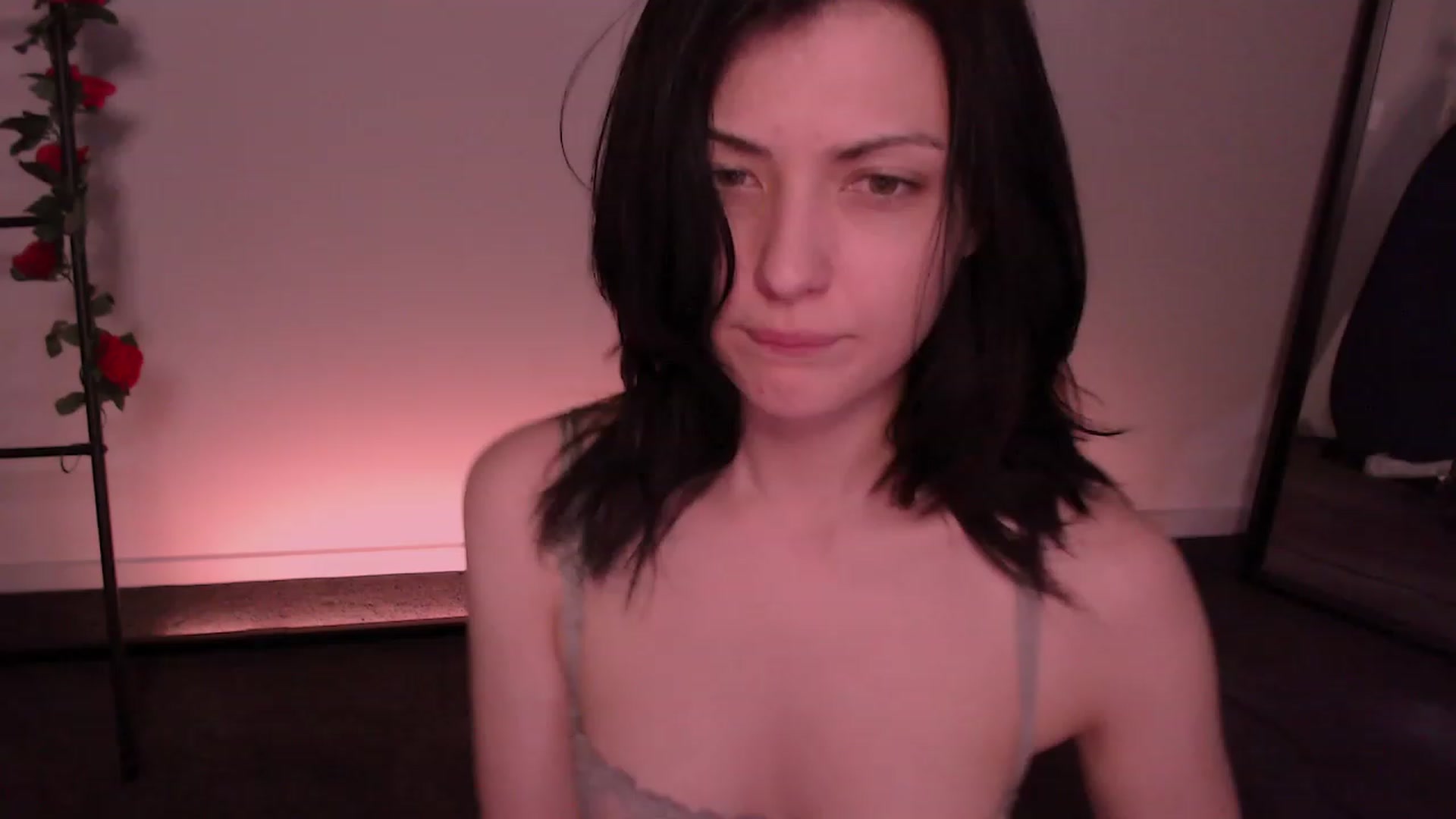 Gallery image thumbnail from RoomToAvoid's myfreecams stream on, 11/26/2022, 07:15 image 7 of 20