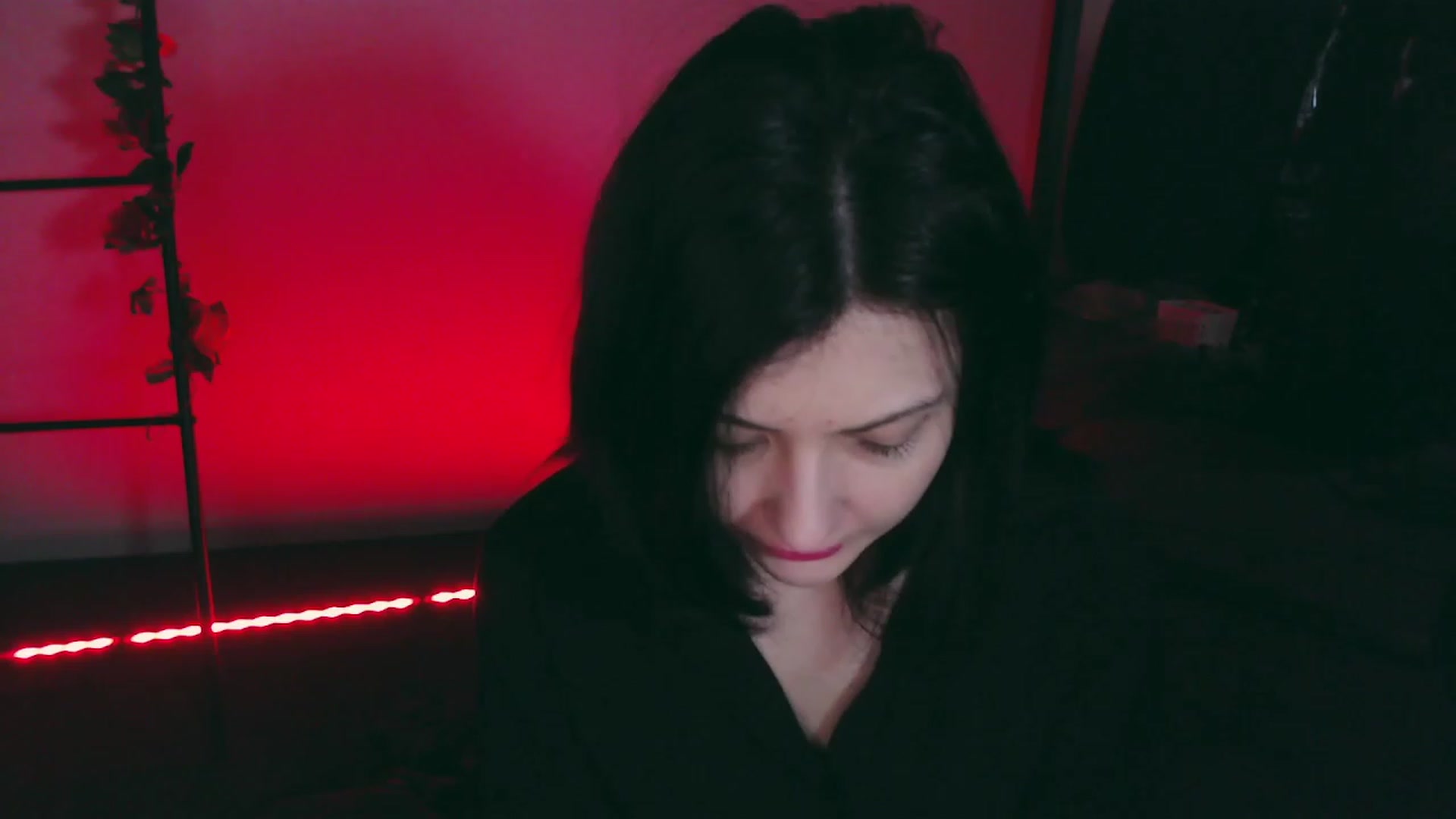 Gallery image thumbnail from RoomToAvoid's myfreecams stream on, 11/27/2022, 05:30 image 8 of 20