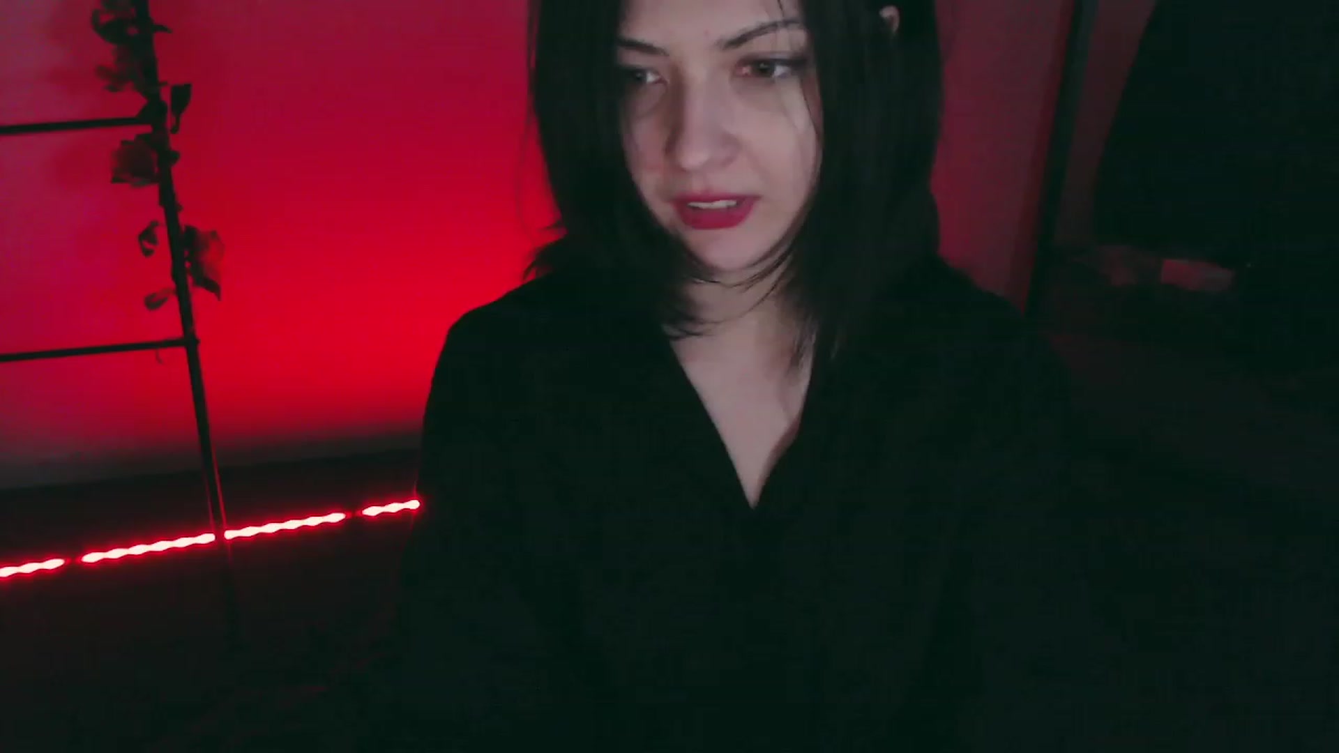 Gallery image thumbnail from RoomToAvoid's myfreecams stream on, 11/27/2022, 05:30 image 2 of 20