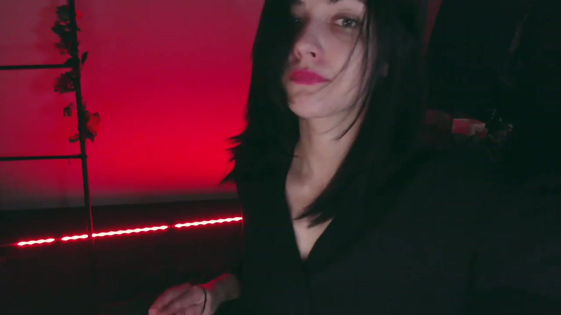 Gallery image thumbnail from RoomToAvoid's myfreecams stream on, 11/27/2022, 05:30 image 11 of 20