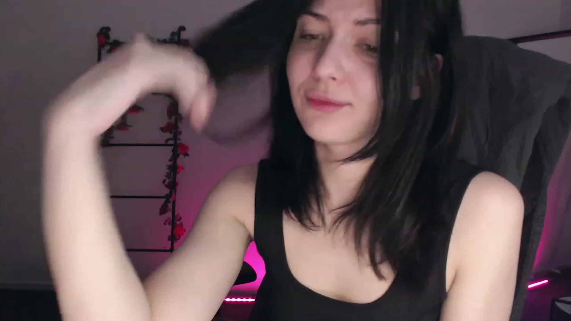 Gallery image thumbnail from RoomToAvoid's myfreecams stream on, 12/03/2022, 03:00 image 15 of 20