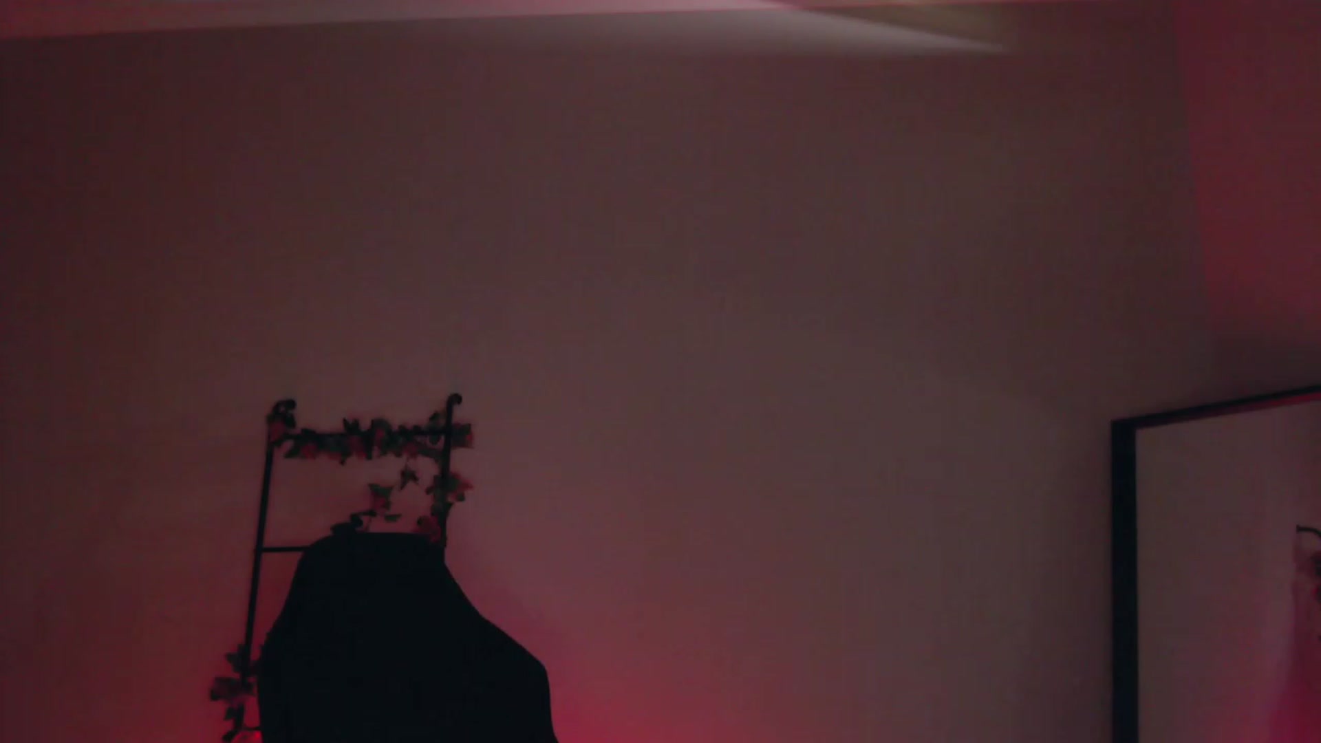 Gallery image thumbnail from RoomToAvoid's myfreecams stream on, 12/03/2022, 05:24 image 20 of 20