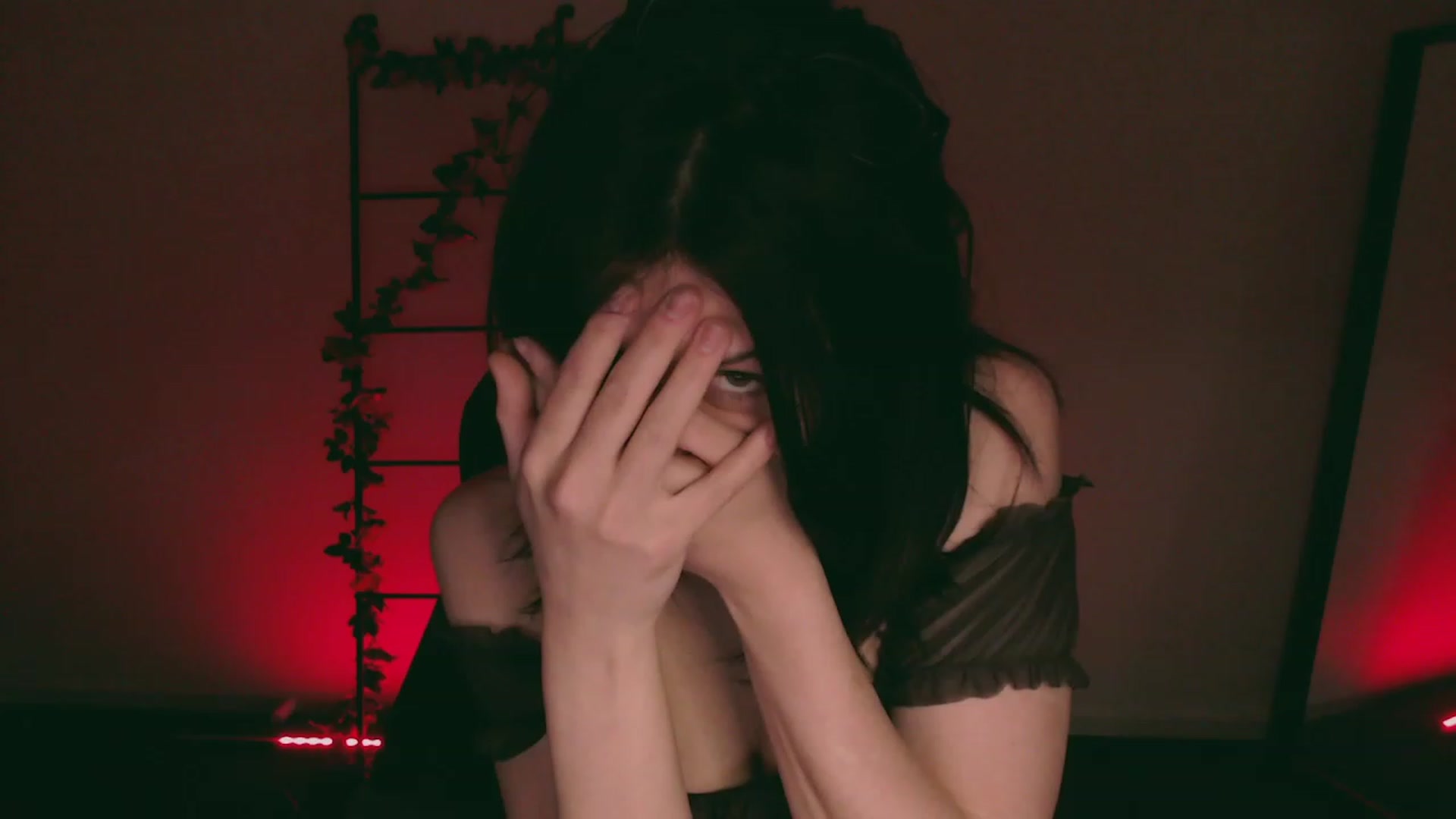 Gallery image thumbnail from RoomToAvoid's myfreecams stream on, 12/03/2022, 06:44 image 20 of 20