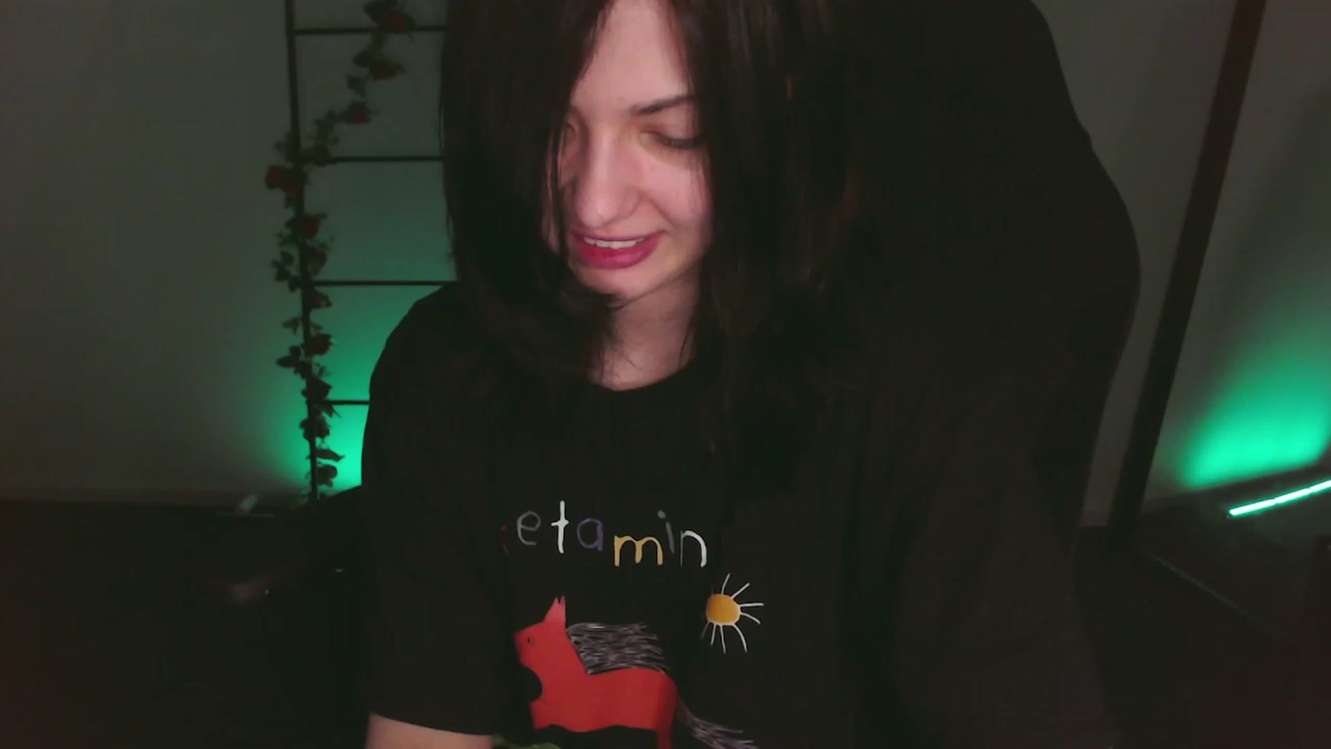 Gallery image thumbnail from RoomToAvoid's myfreecams stream on, 12/04/2022, 01:52 image 14 of 20