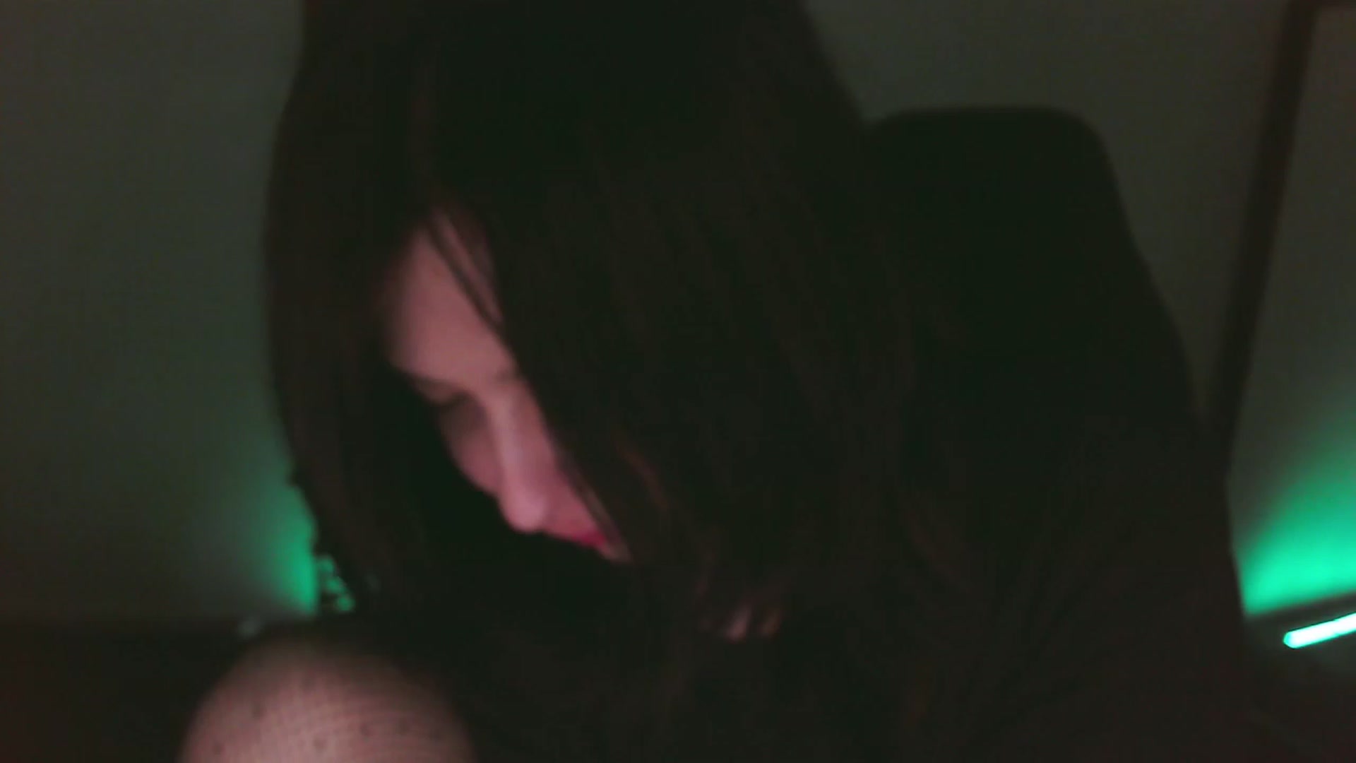 Gallery image thumbnail from RoomToAvoid's myfreecams stream on, 12/04/2022, 01:52 image 2 of 20