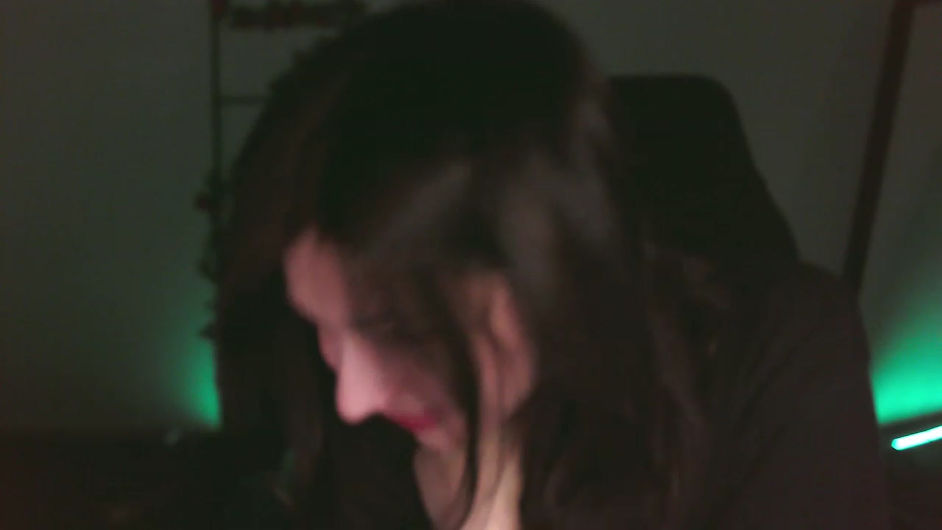 Gallery image thumbnail from RoomToAvoid's myfreecams stream on, 12/04/2022, 01:52 image 7 of 20
